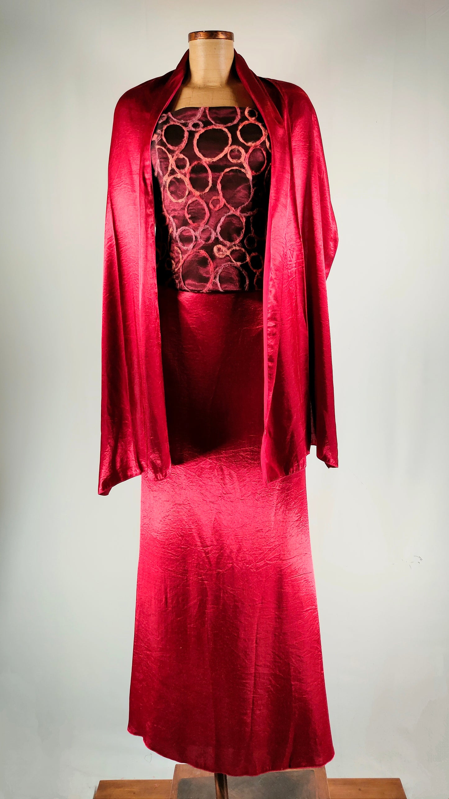 Vestido de fiesta granate