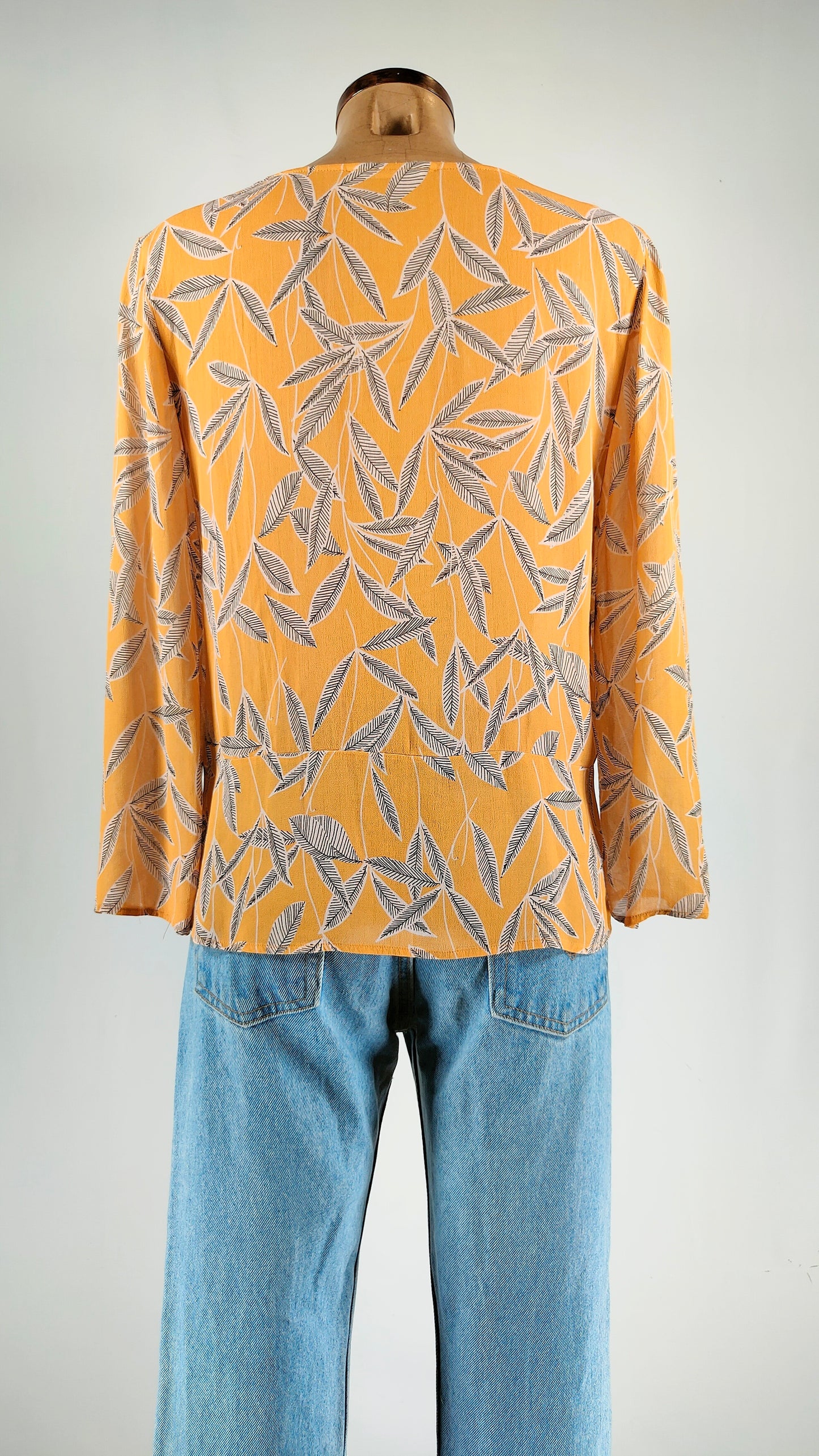 Blusa mostaza estampada eseOese