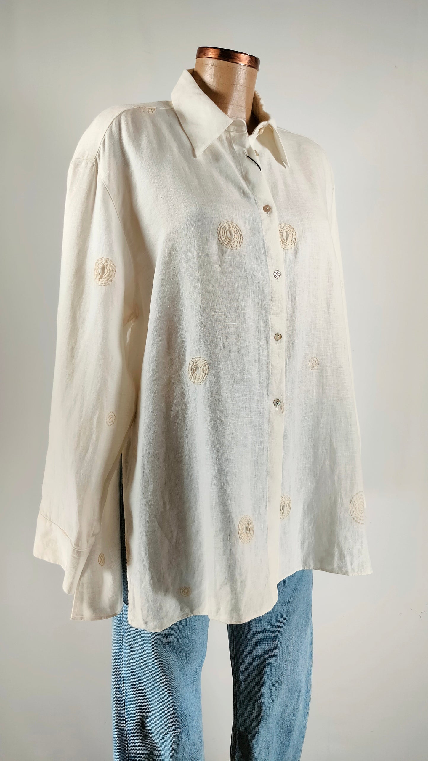 Camisa de lino con bordado Massimo Dutti