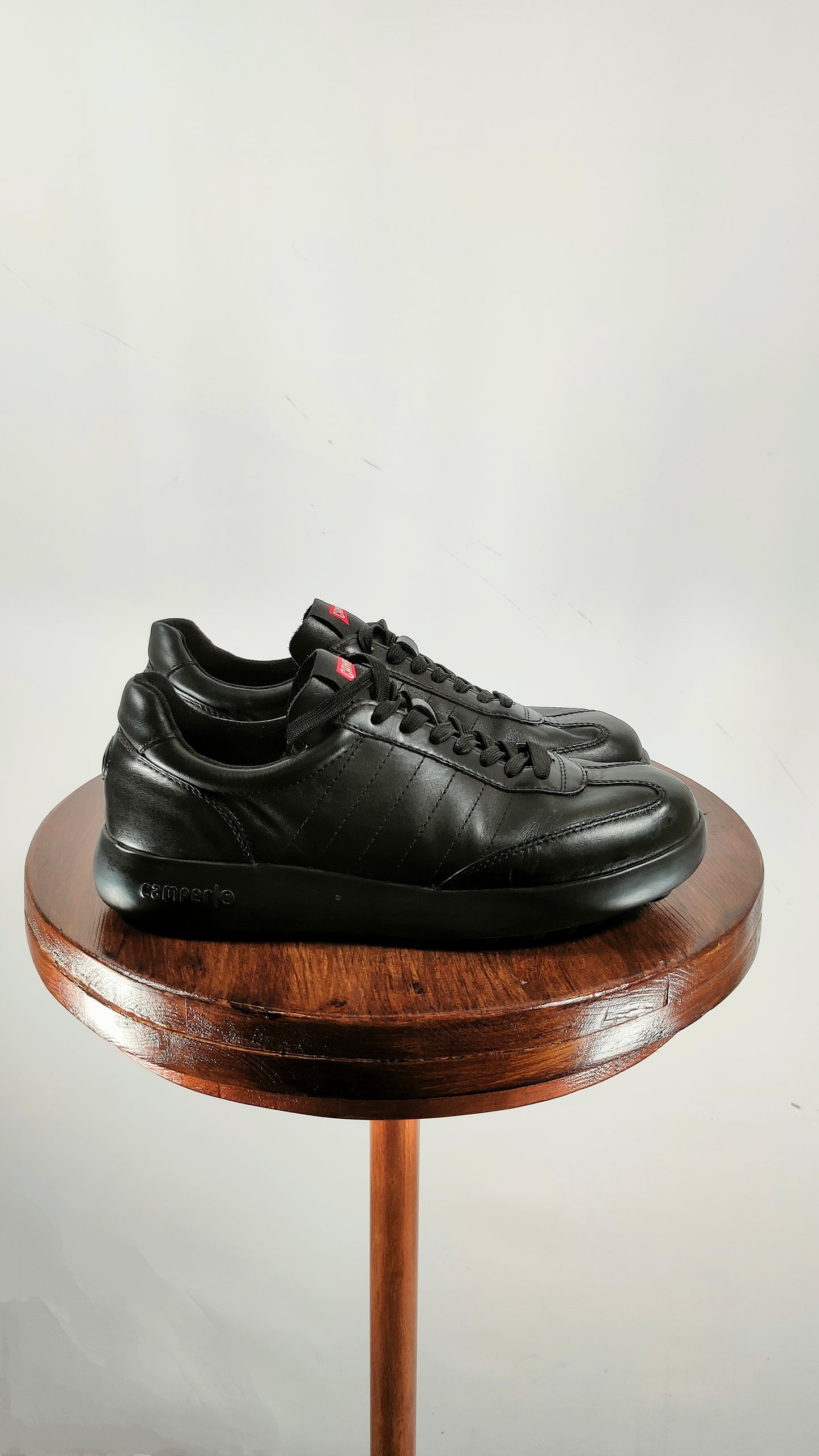 Zapato Camper negro con cordones