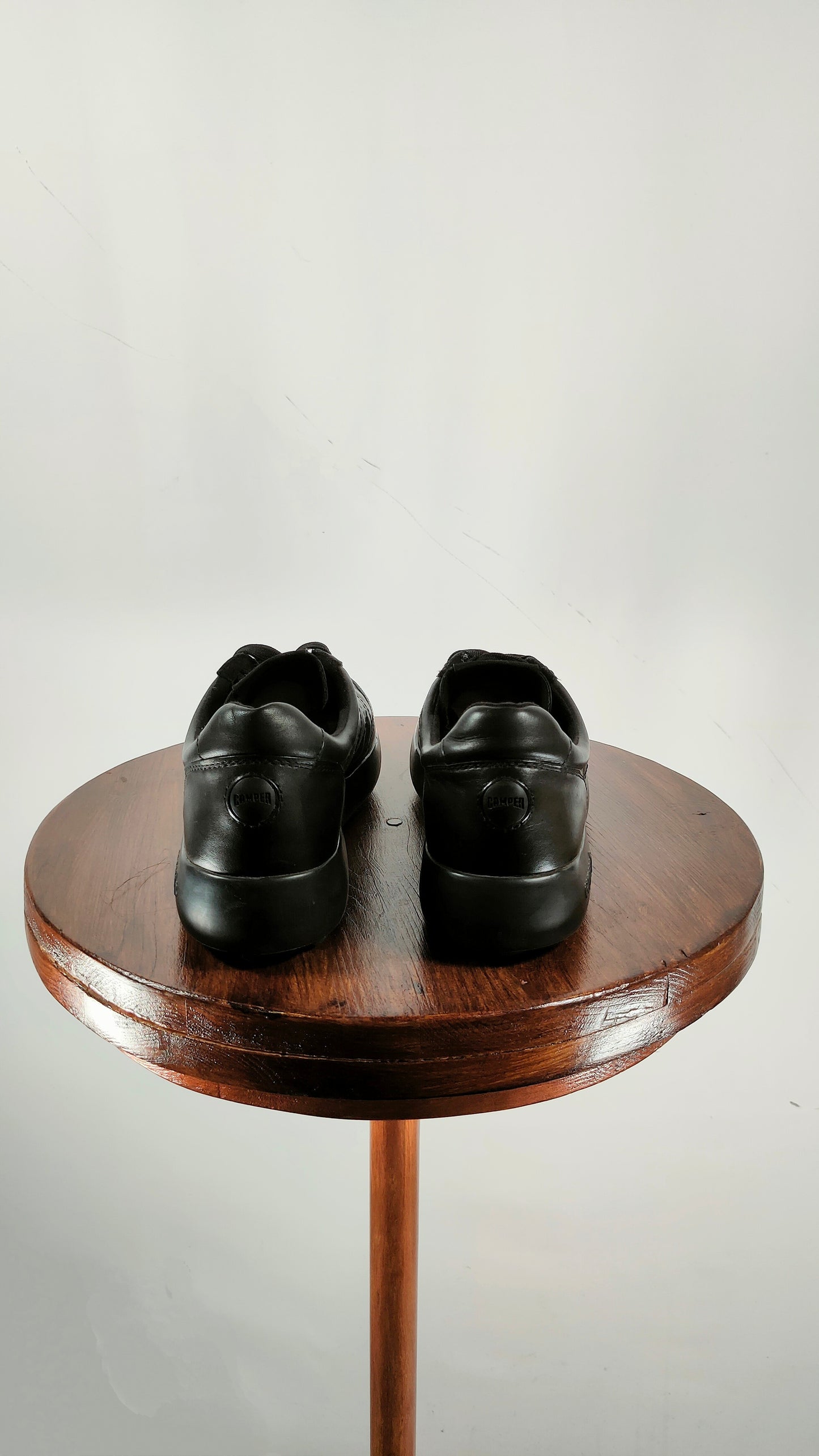 Zapato Camper negro con cordones