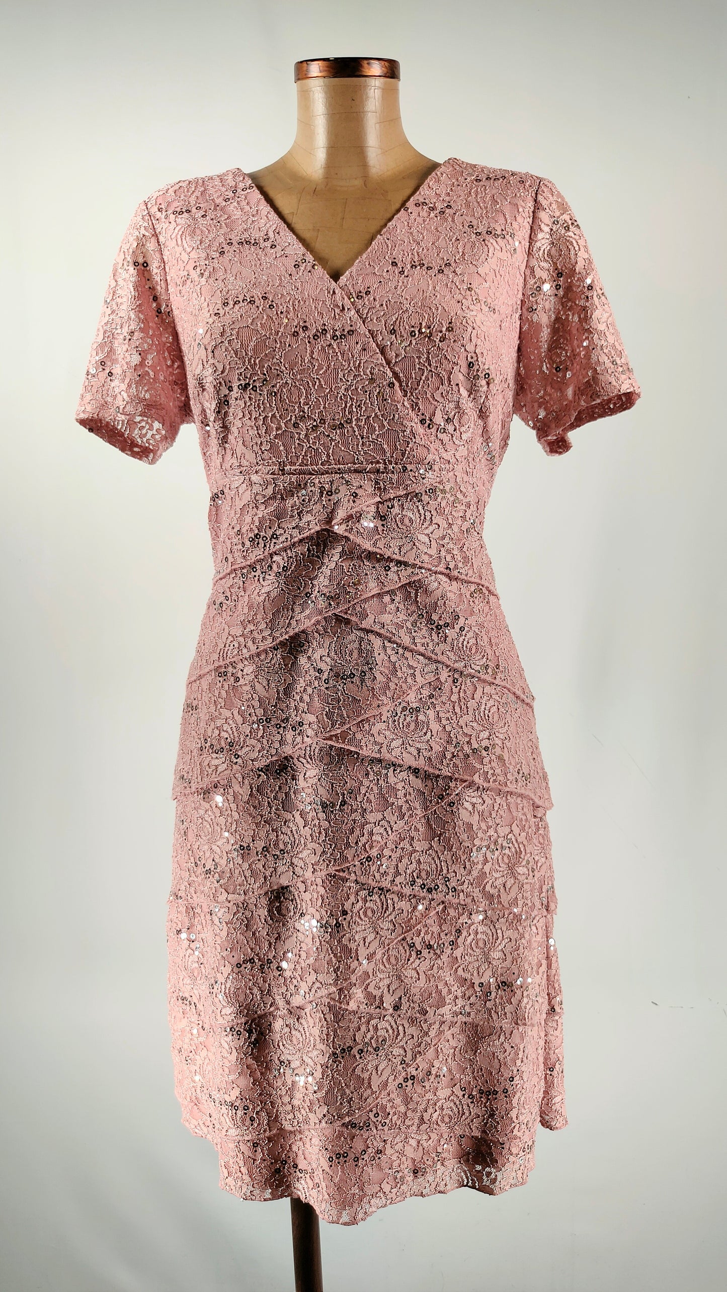 Vestido de lentejuelas rosa ECI