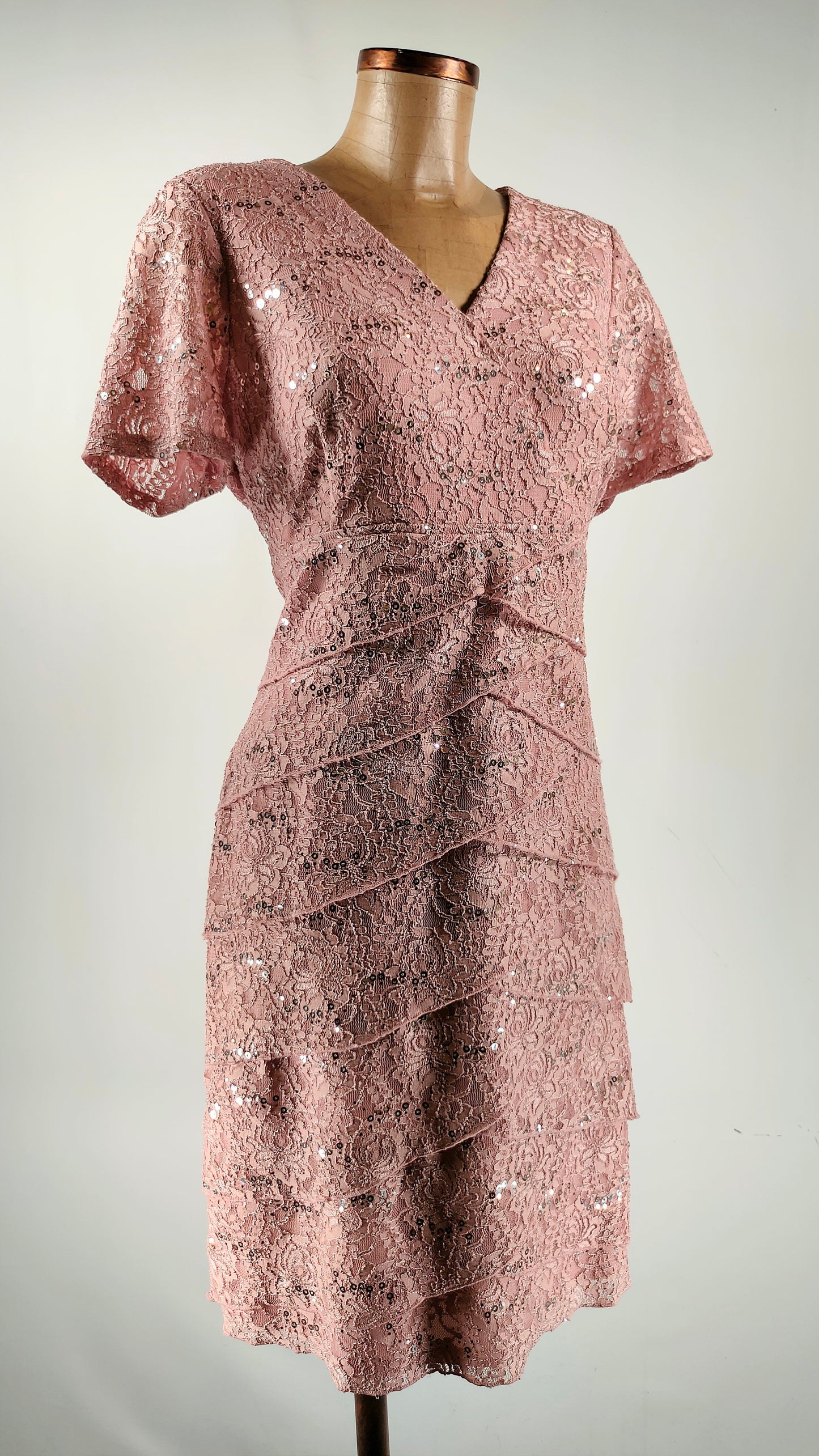Vestido de lentejuelas rosa ECI