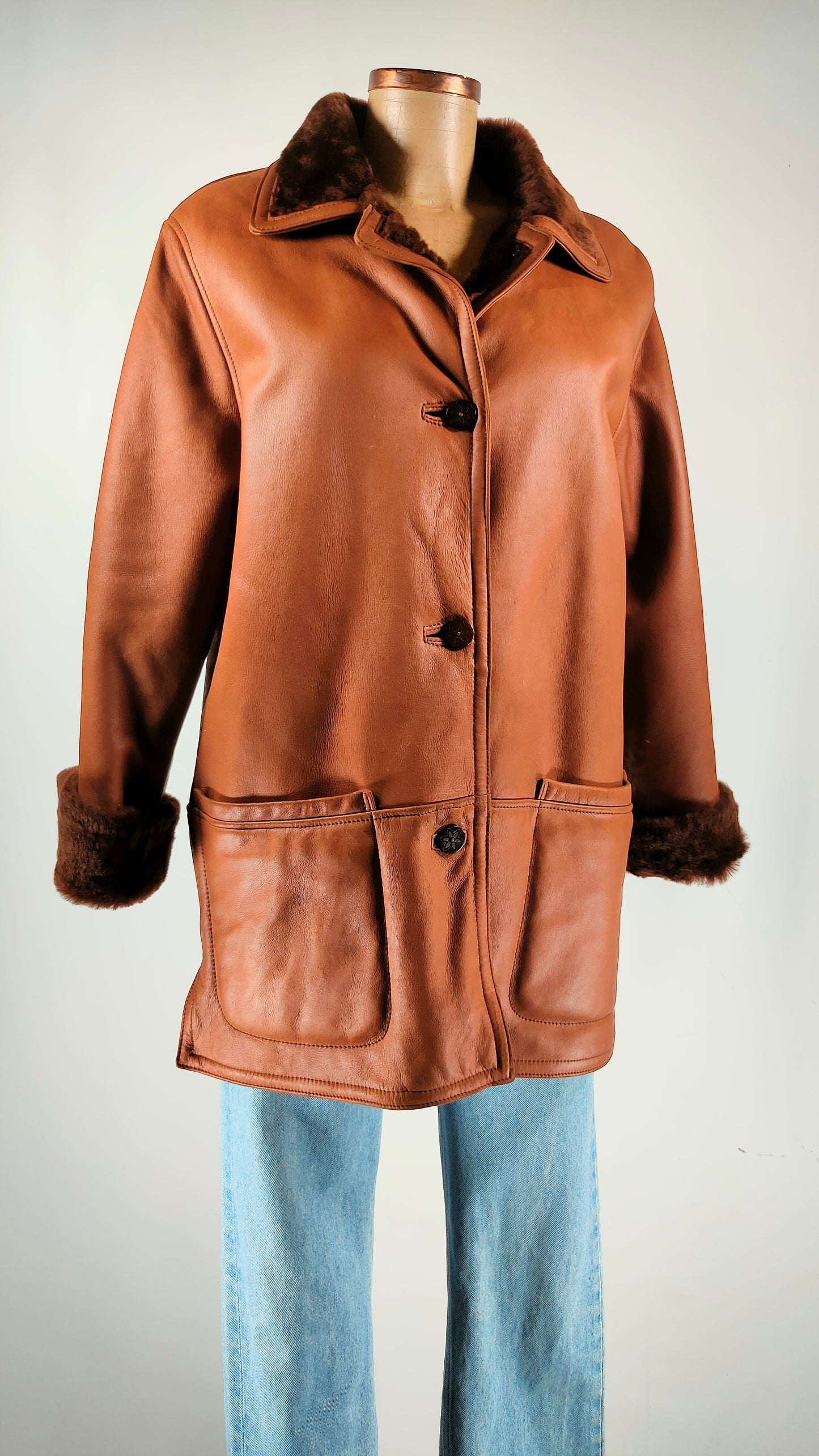 Chaqueta de polipiel y pelo sintético marrón