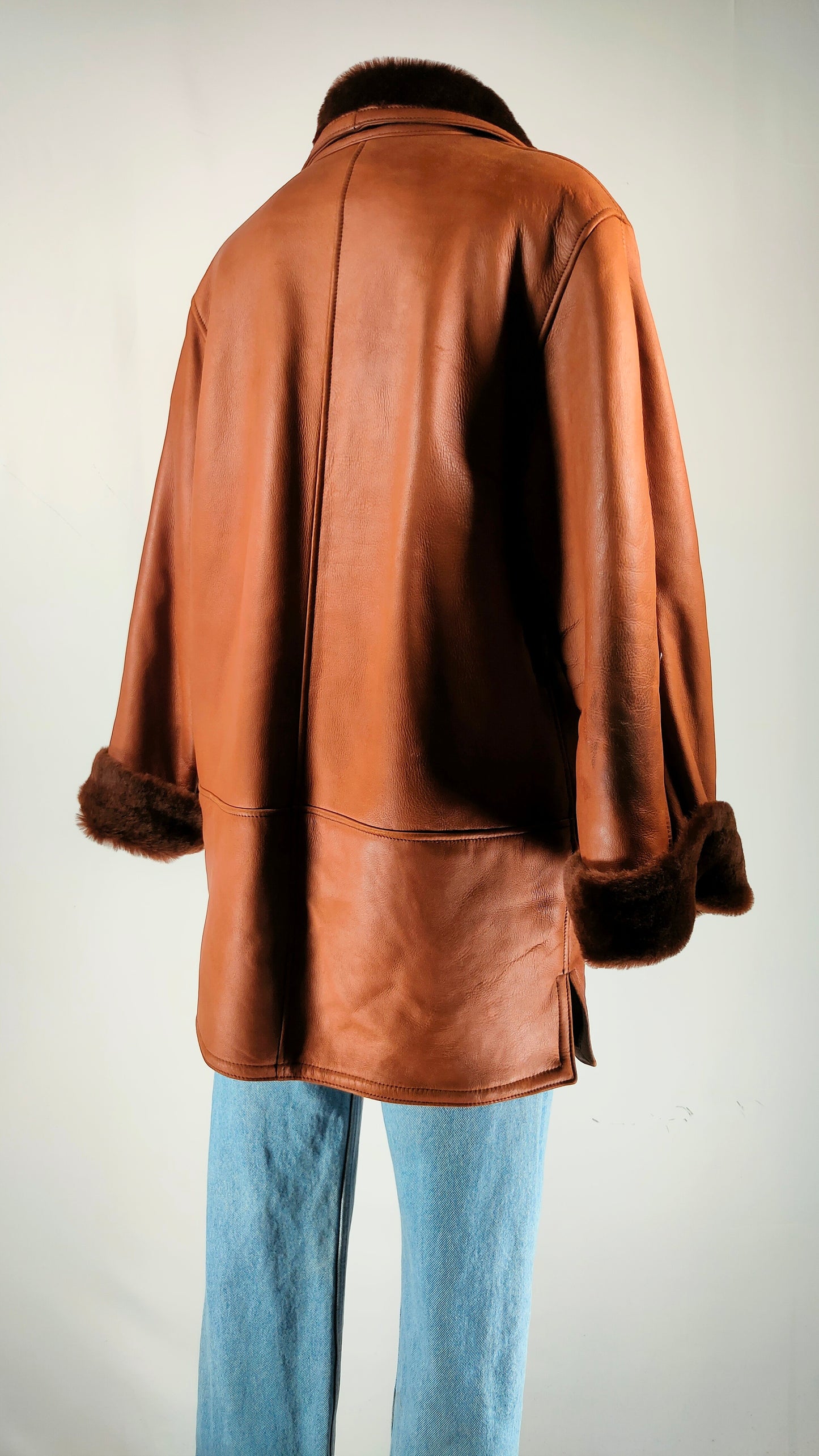 Chaqueta de polipiel y pelo sintético marrón