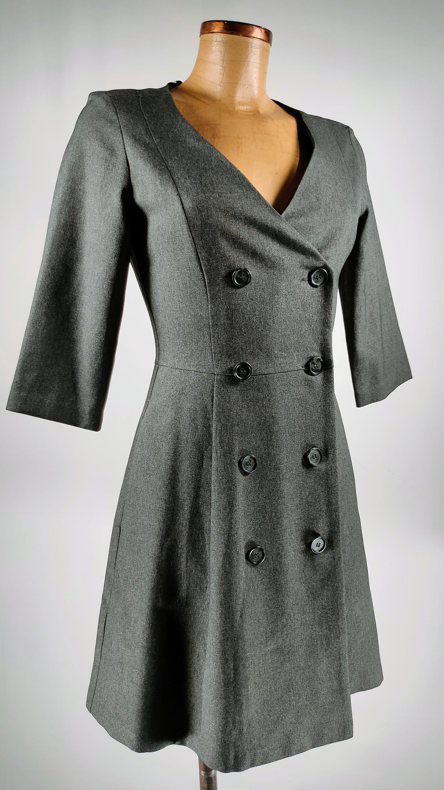 Vestido Gris con doble botonadura MNG