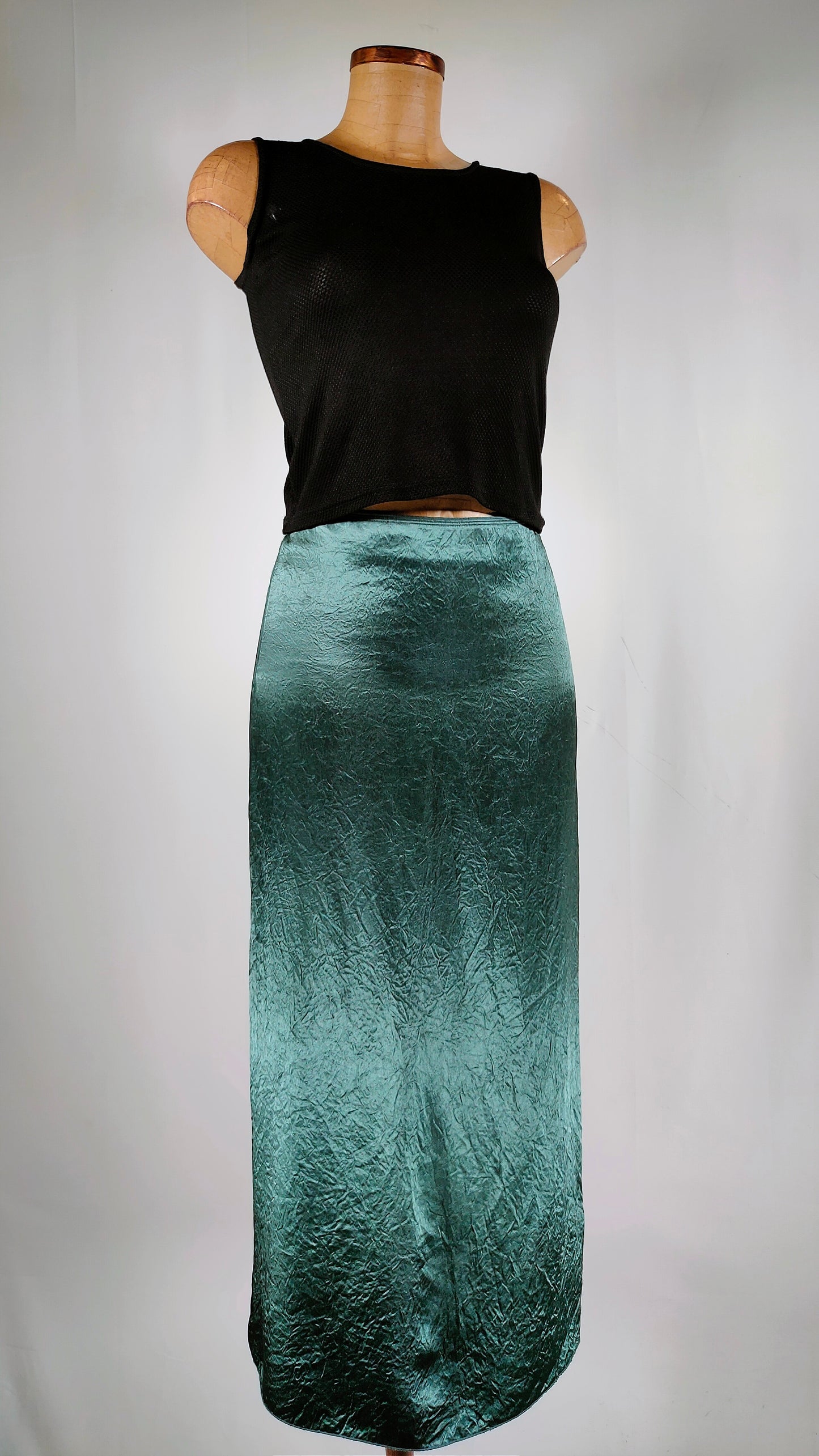 Falda midi satinada verde Massimo Dutti