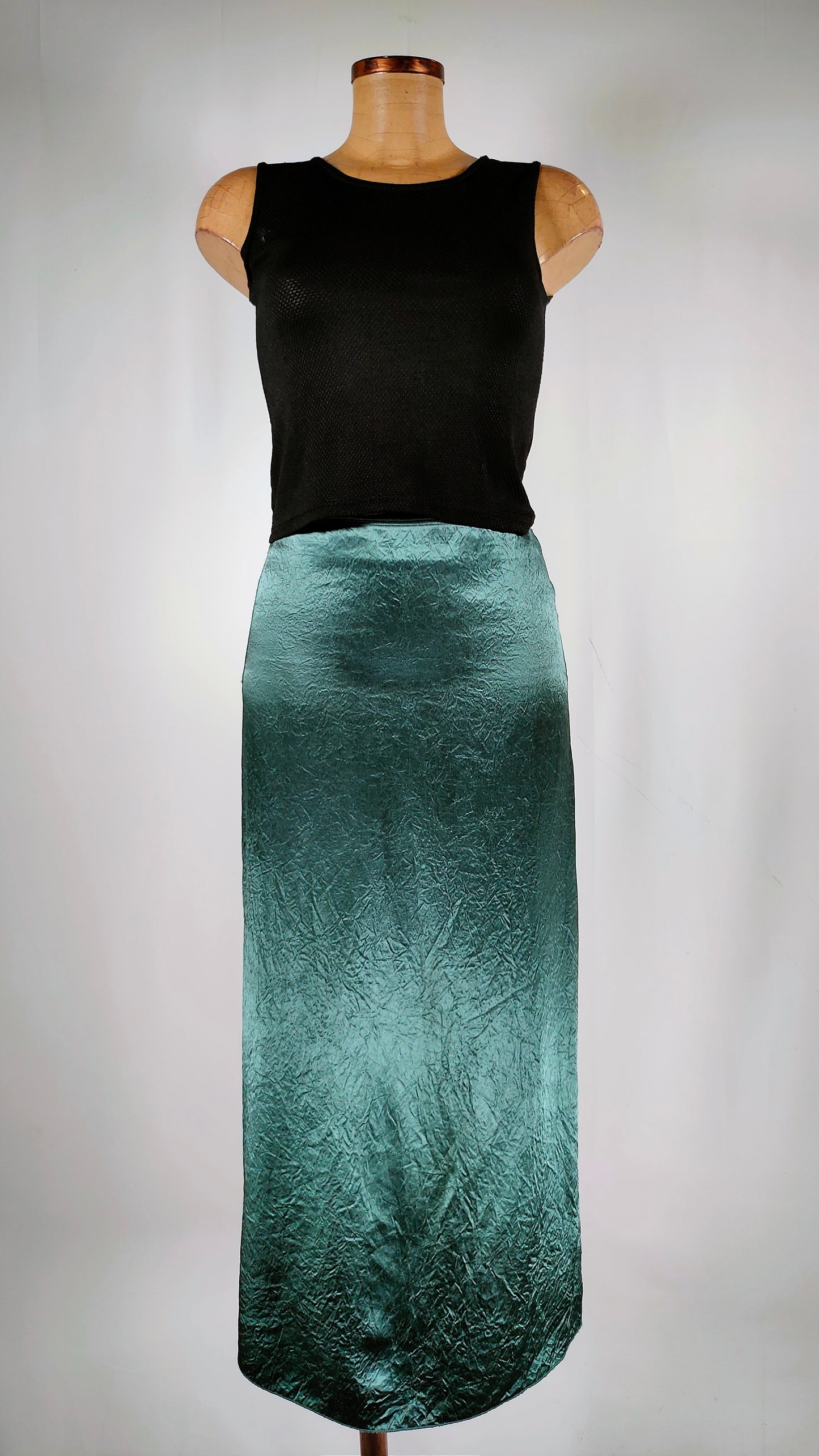 Falda midi satinada verde Massimo Dutti
