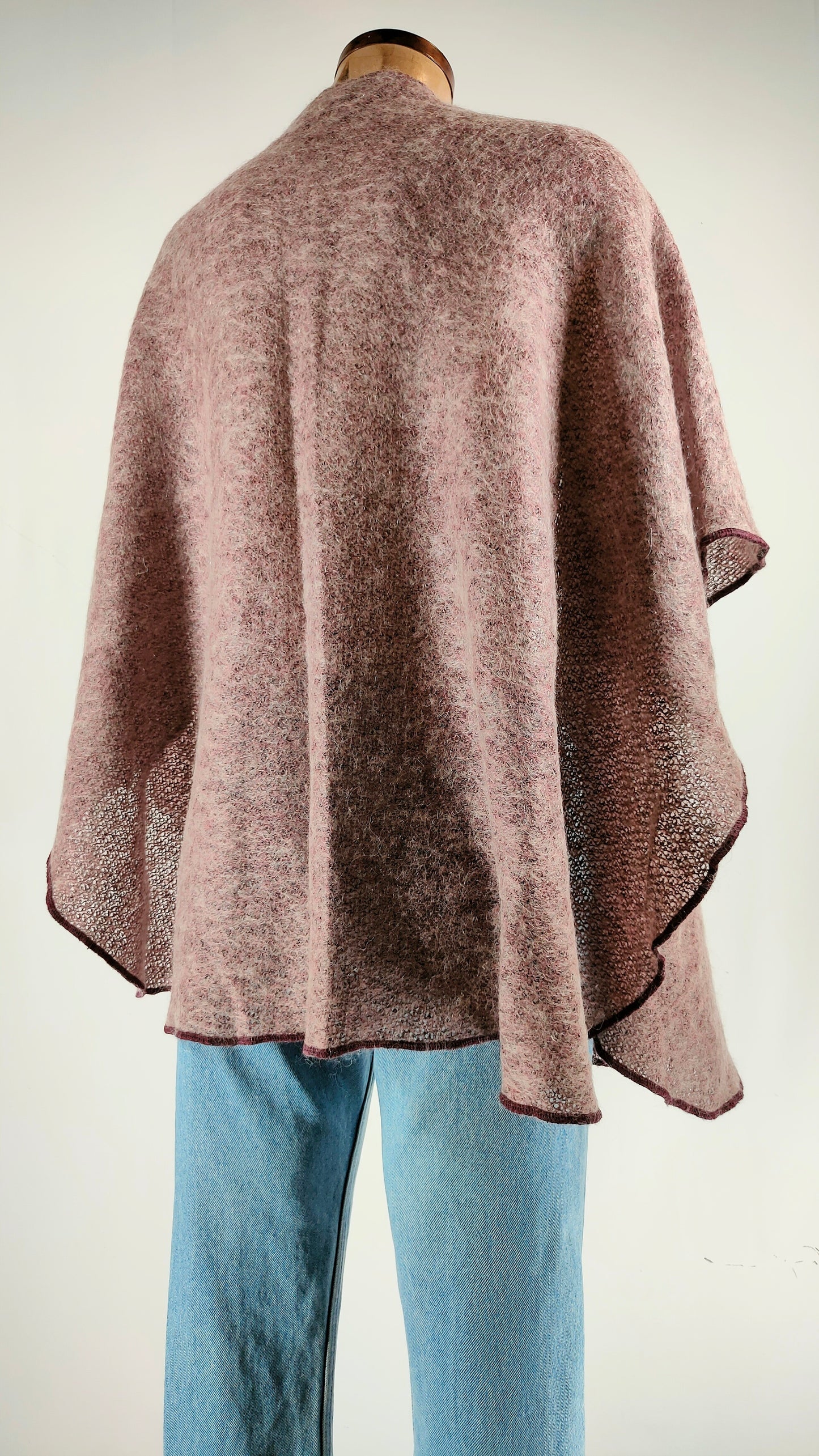 Poncho Teresa Navarro con mohair