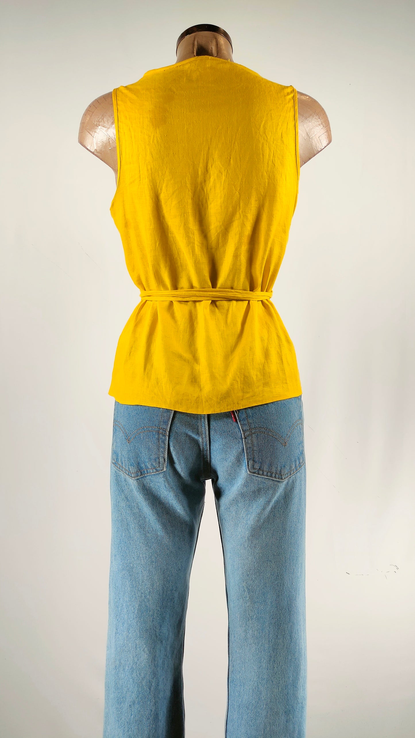 Top cruzado amarillo lino