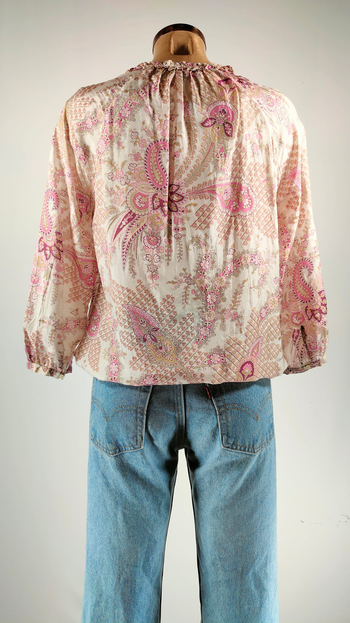 Blusa de seda ajustable en cintura