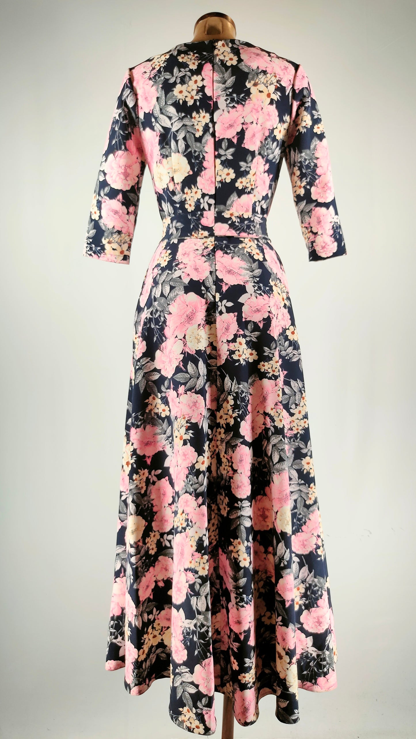 Vestido multiestampado con lazo