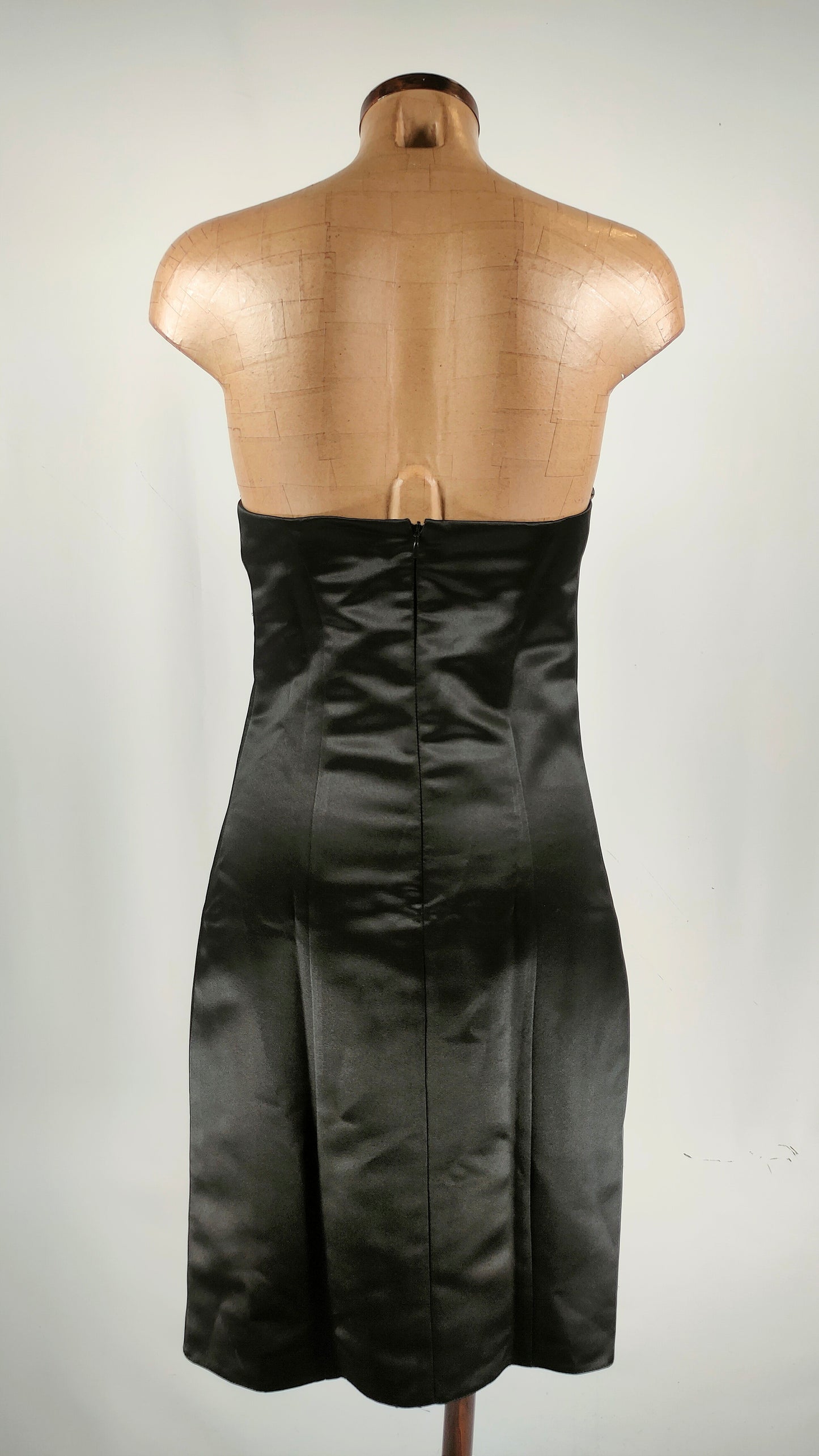 Vestido satinado negro Veneno en la piel