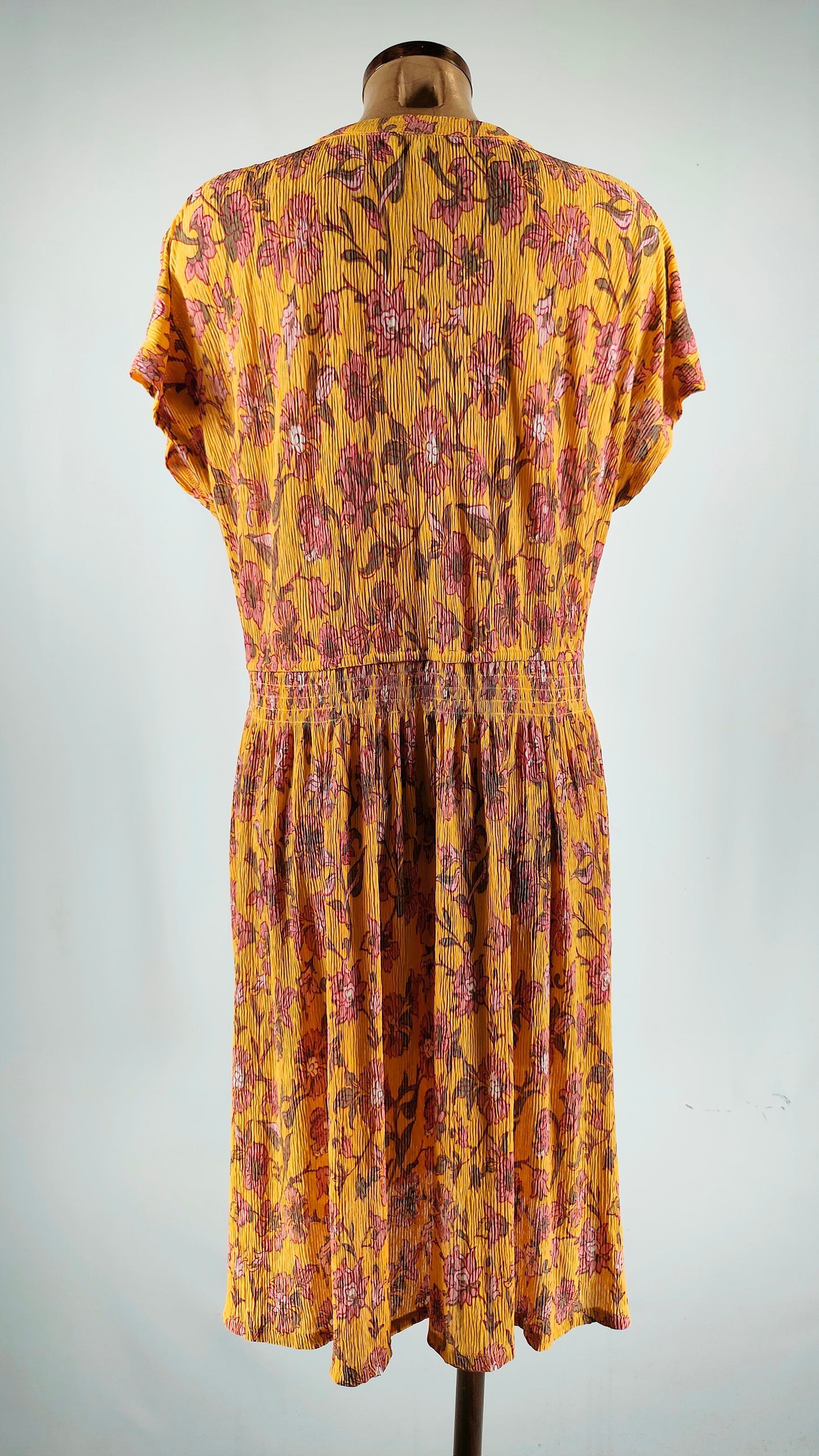 Vestido holgado mostaza estampado floral