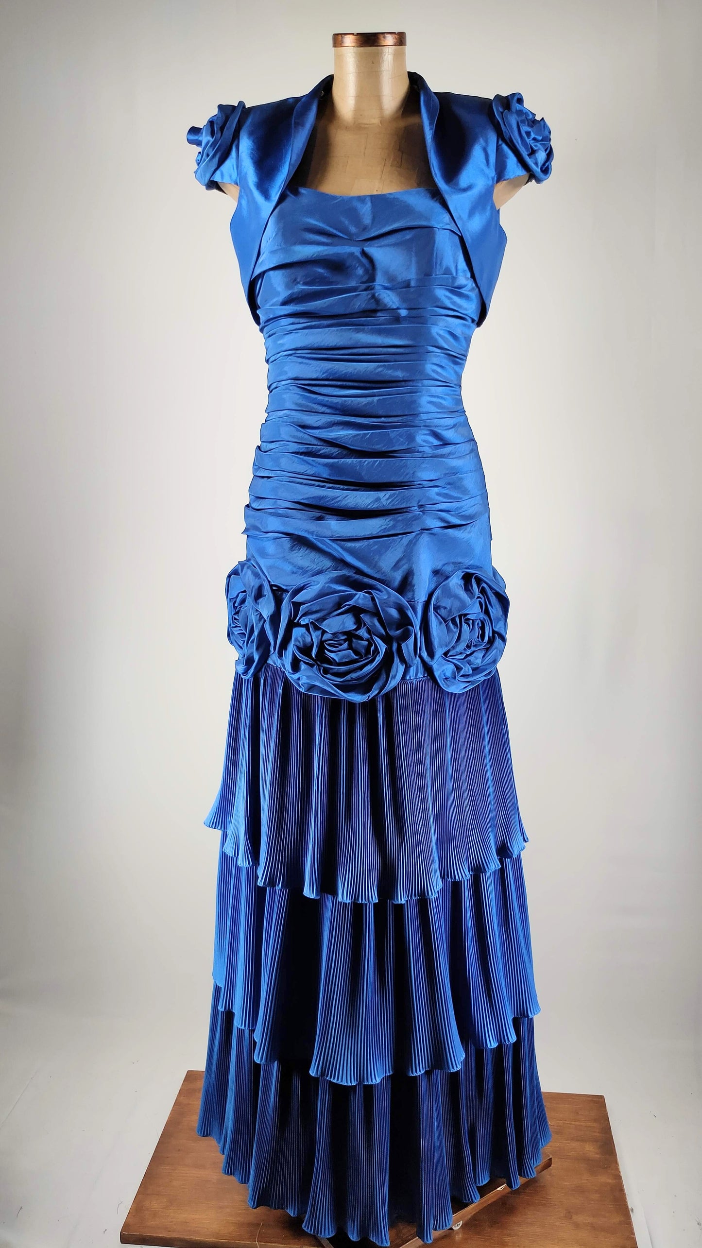 Vestido de ceremonia azul klein
