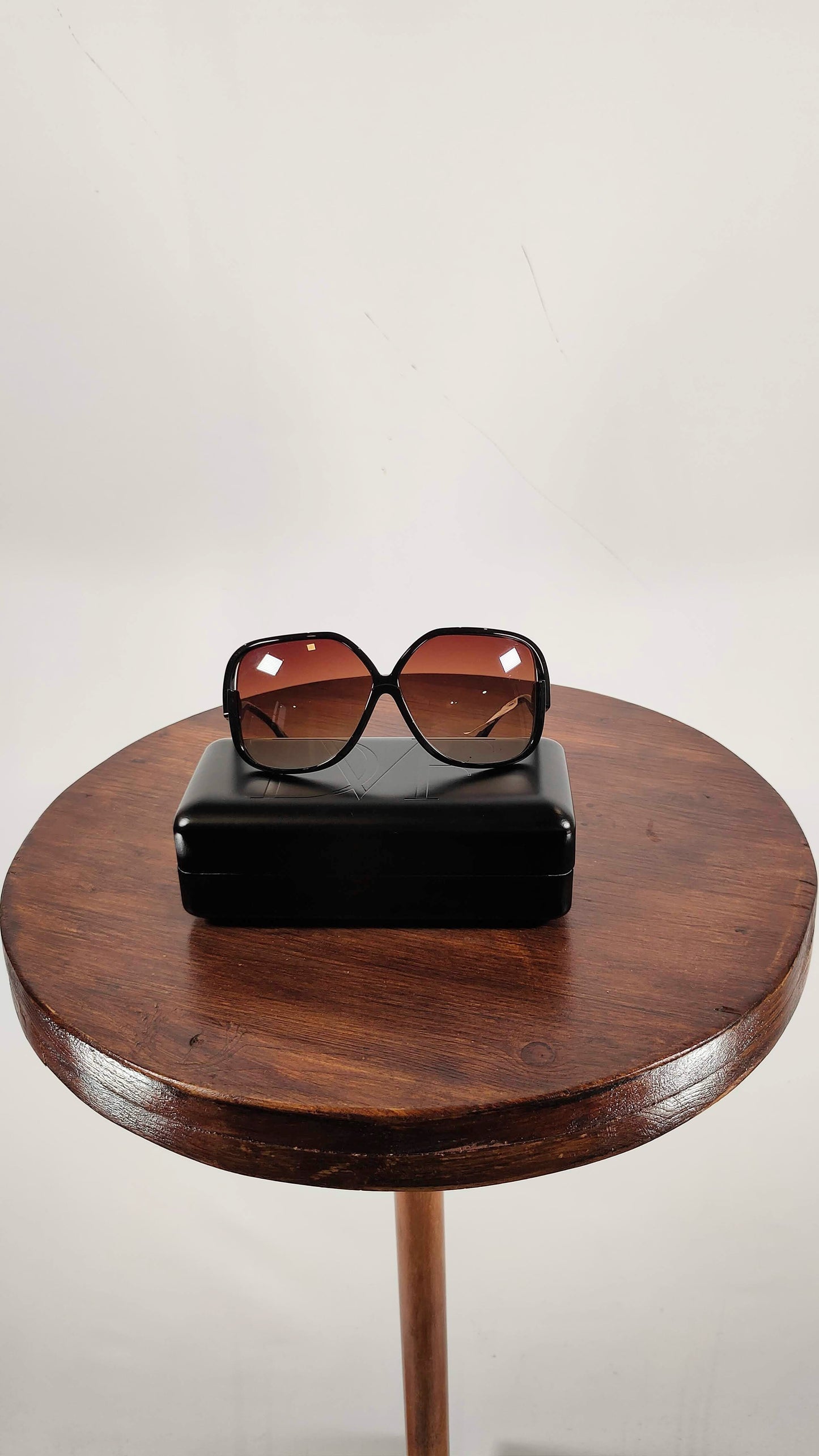 Gafas de sol DvF negras