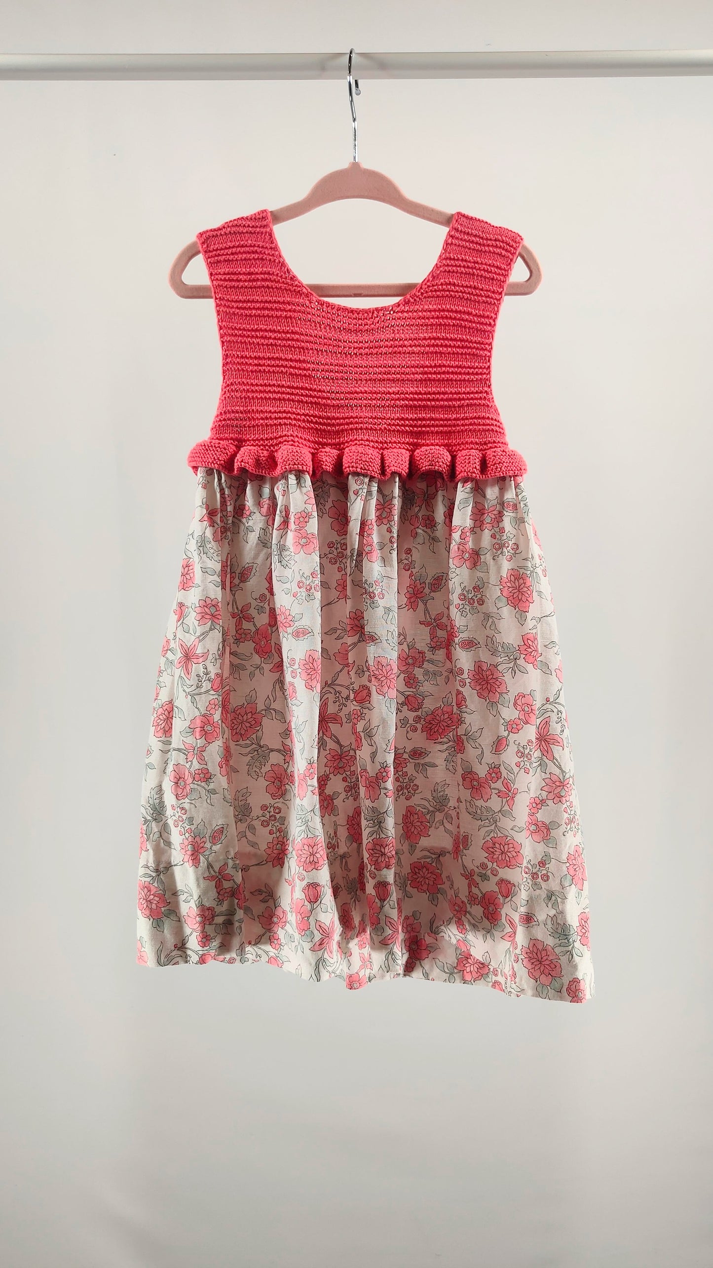 Vestido bimaterial con estampado floral