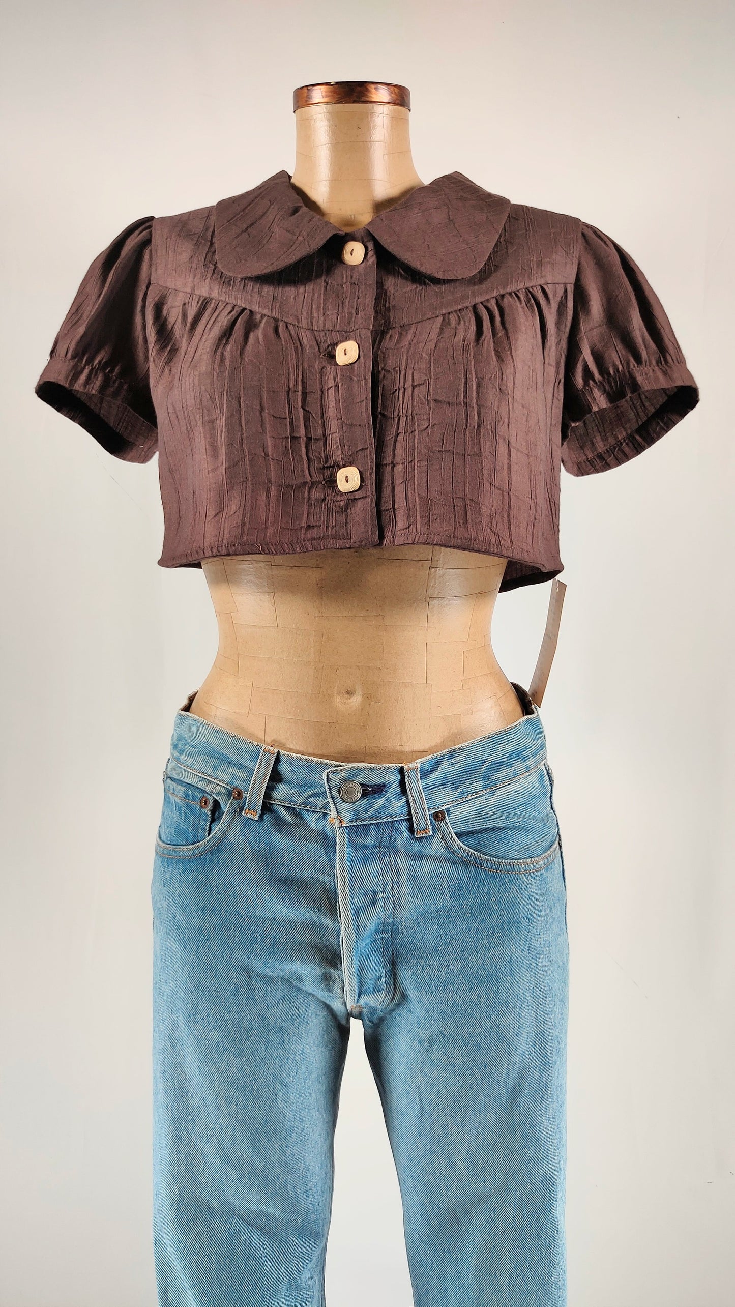 Chaqueta cropped con botones de bambú