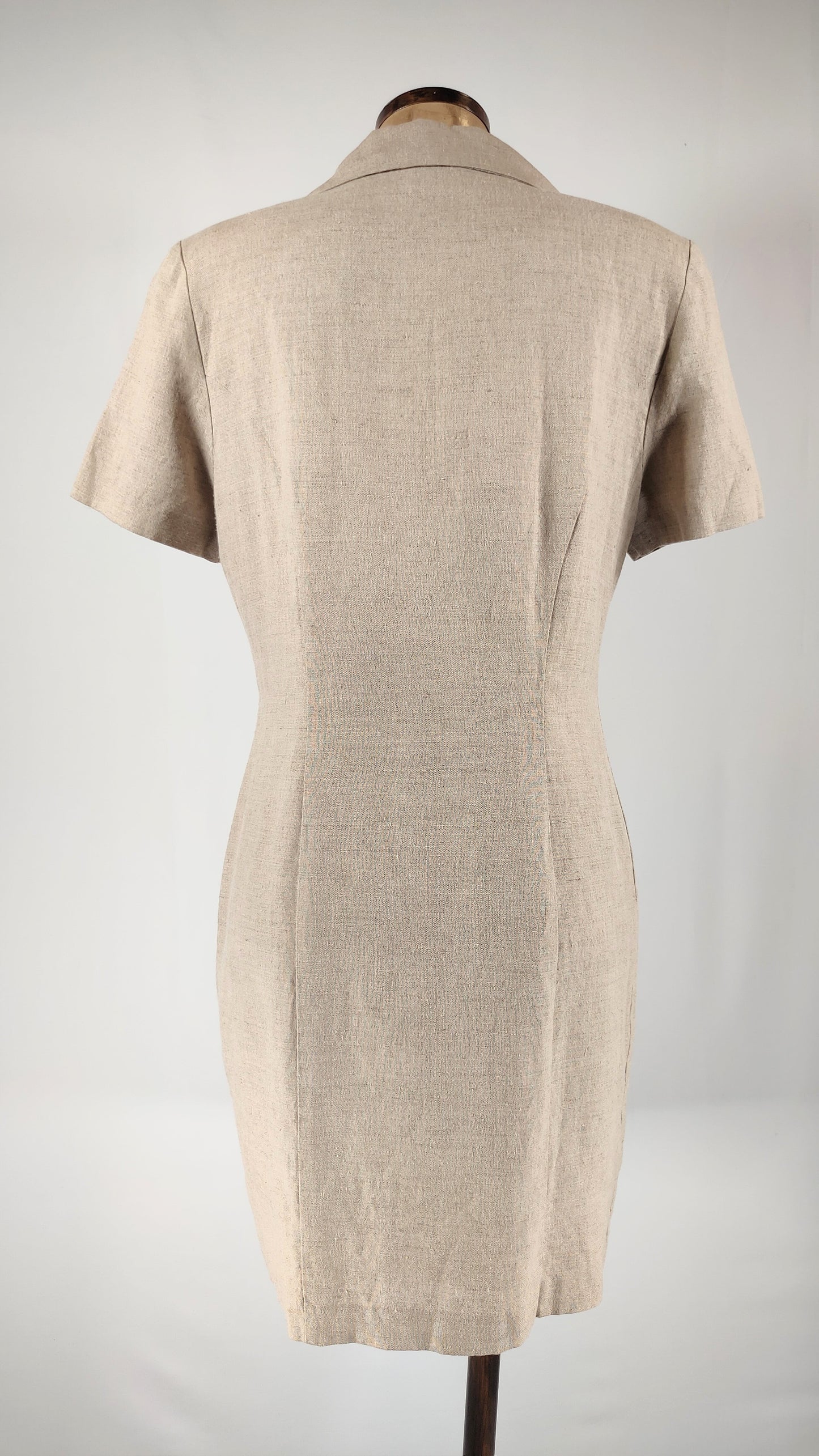 Vestido ejecutivo con botones