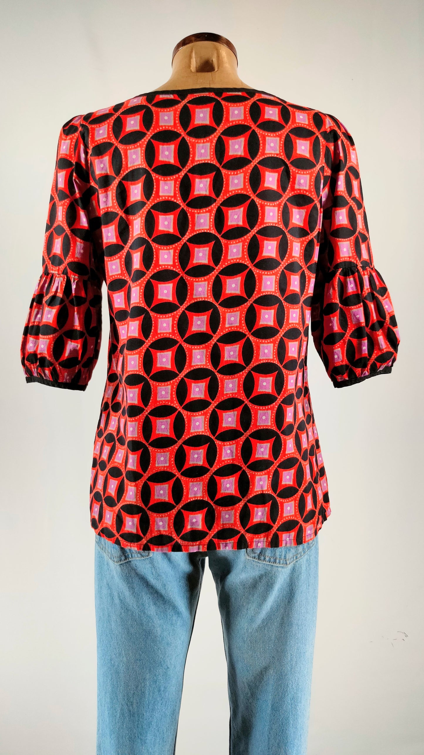 Blusa con estampado geométrico AD