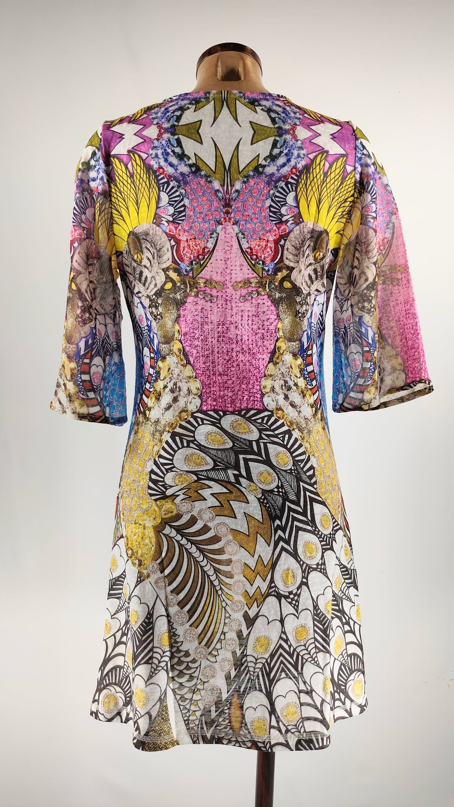 Vestido Custo con apliques en escote