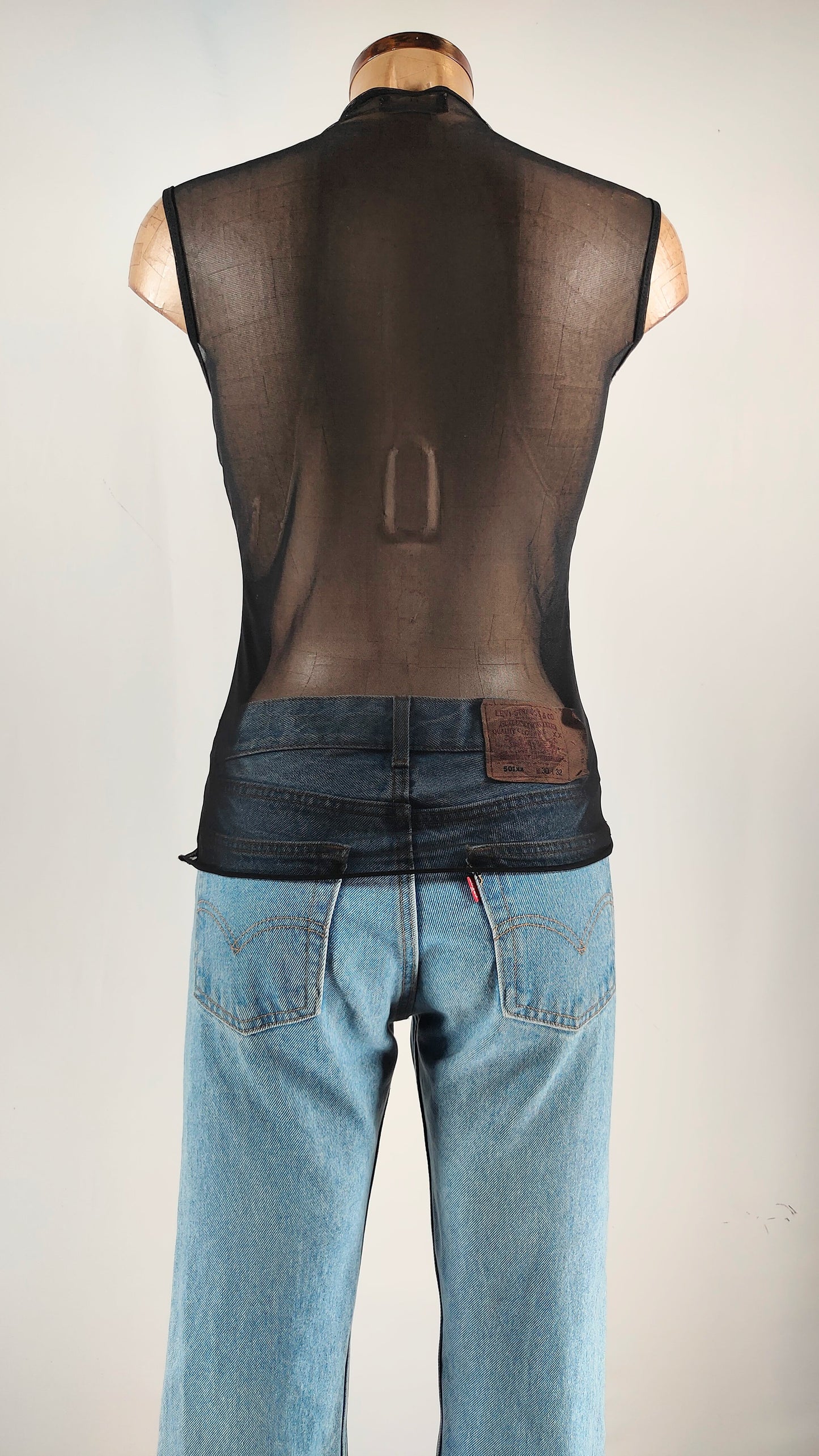 Top negro espalda transparencia