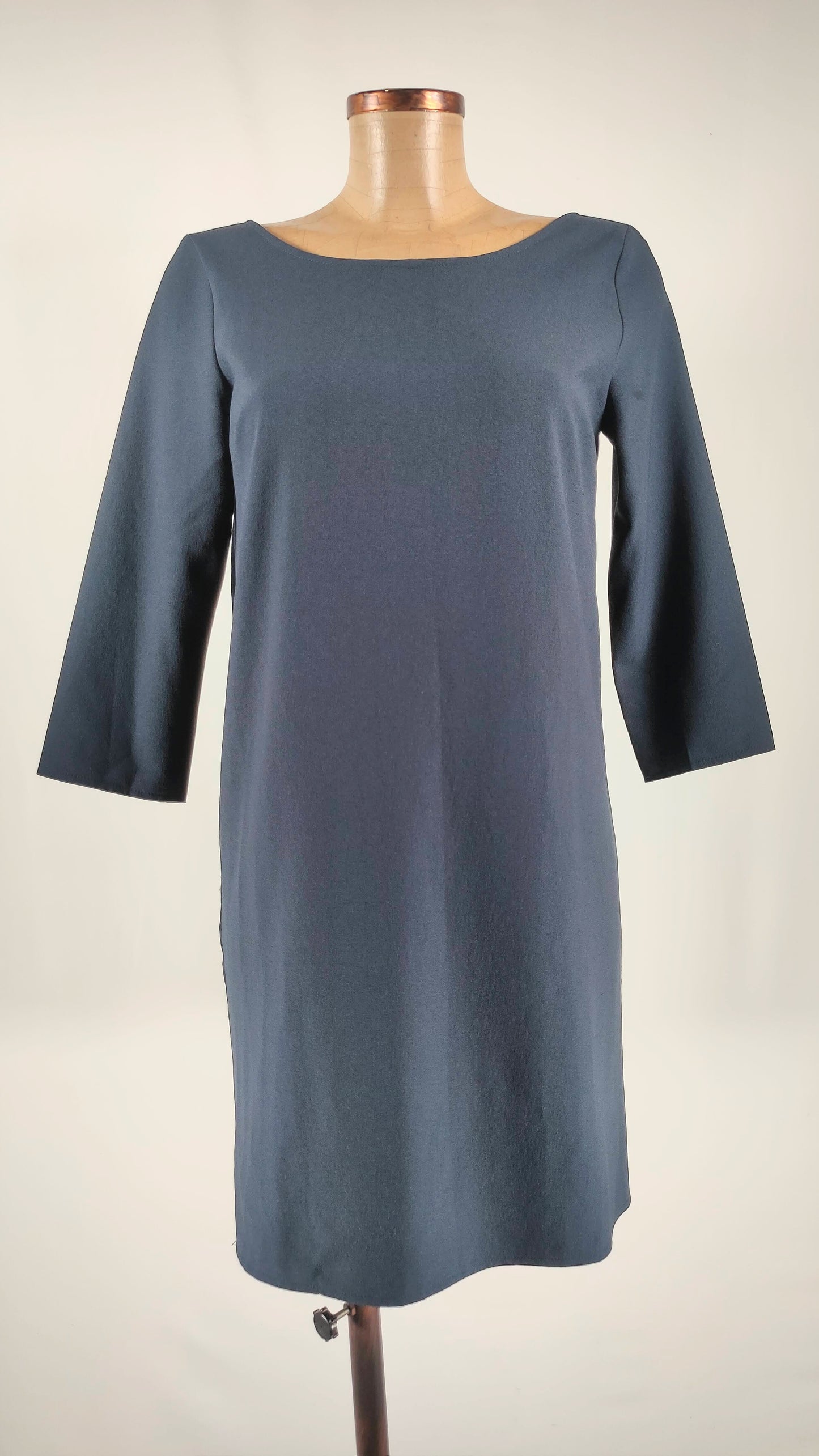 Vestido con lazos en espalda