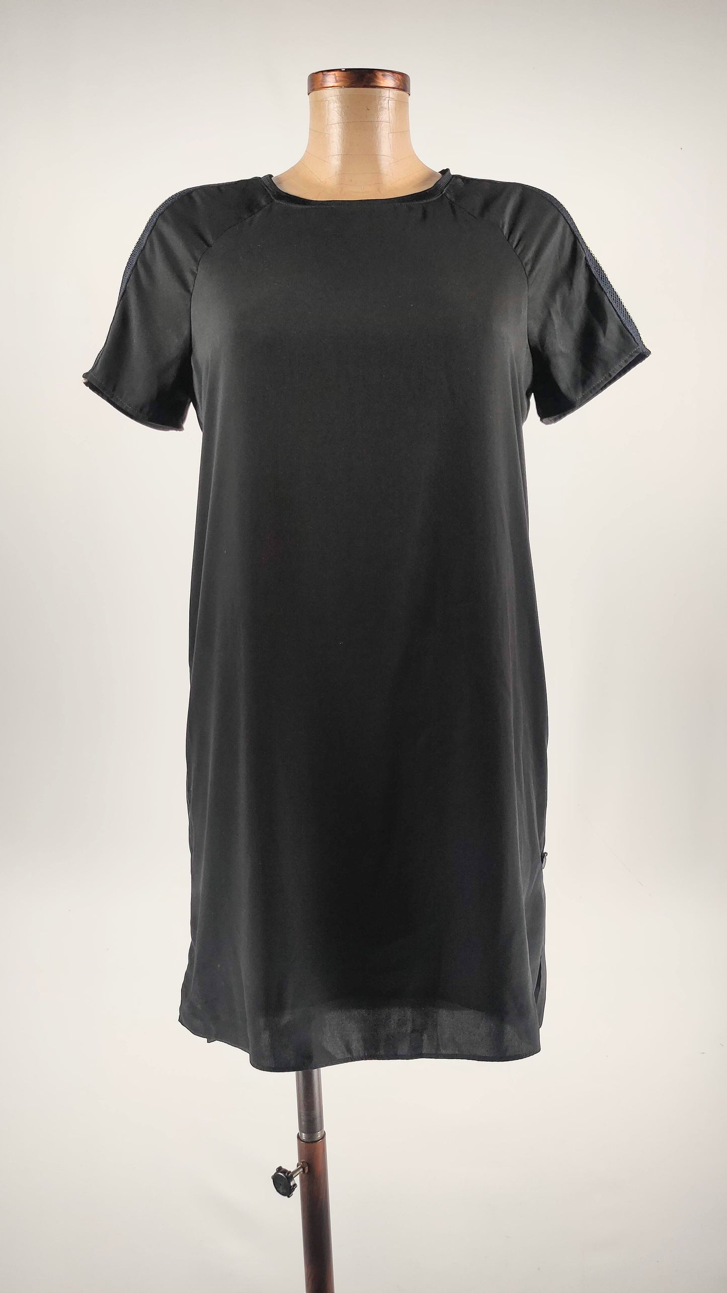 Vestido con cenefa en hombros Maison Scotch