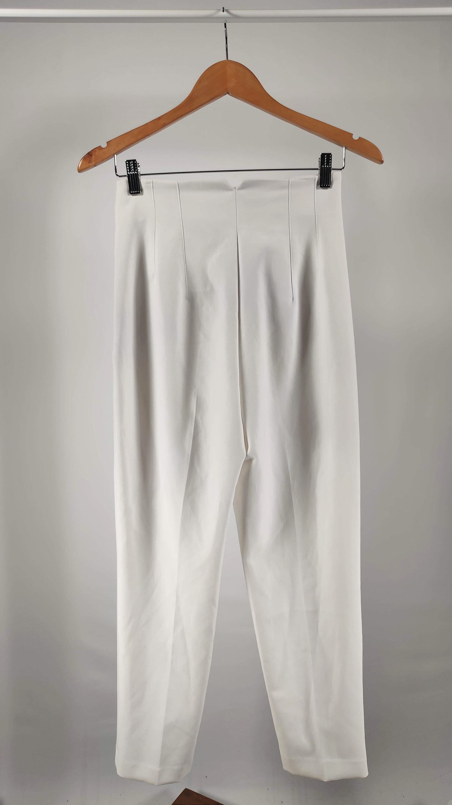 Pantalón blanco de cintura alta Zara