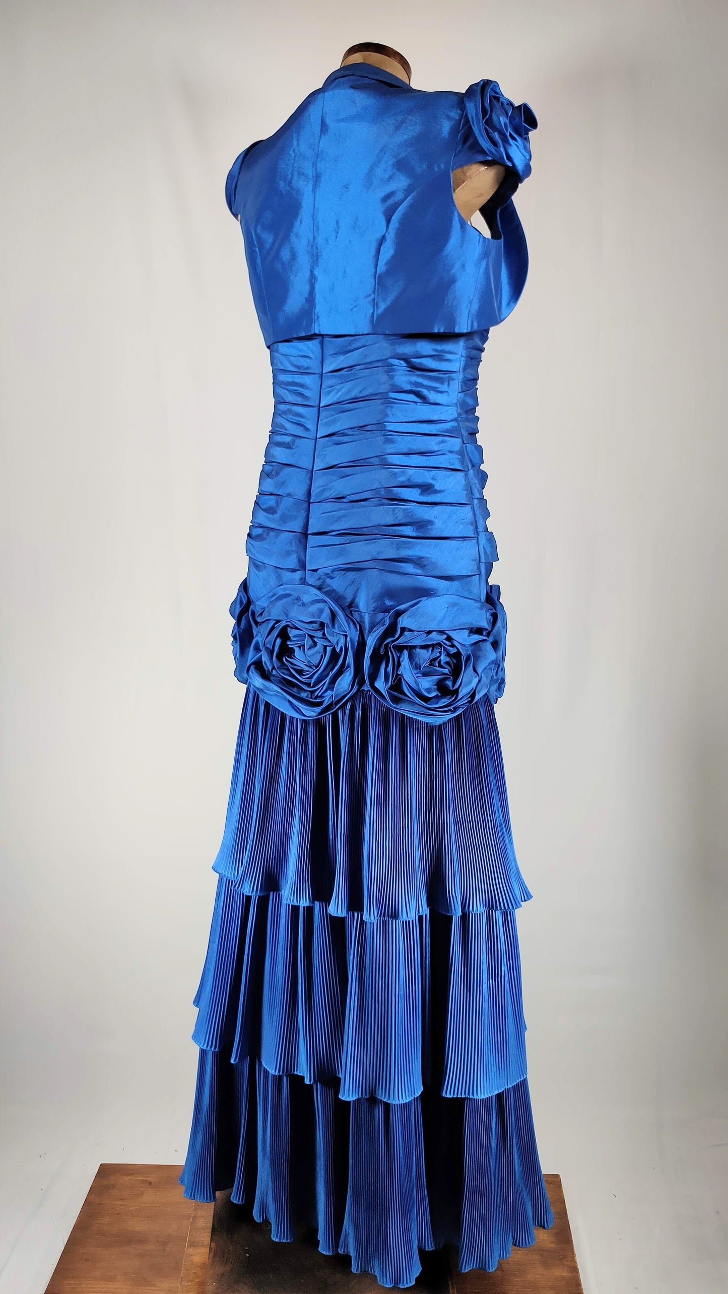 Vestido de ceremonia azul klein