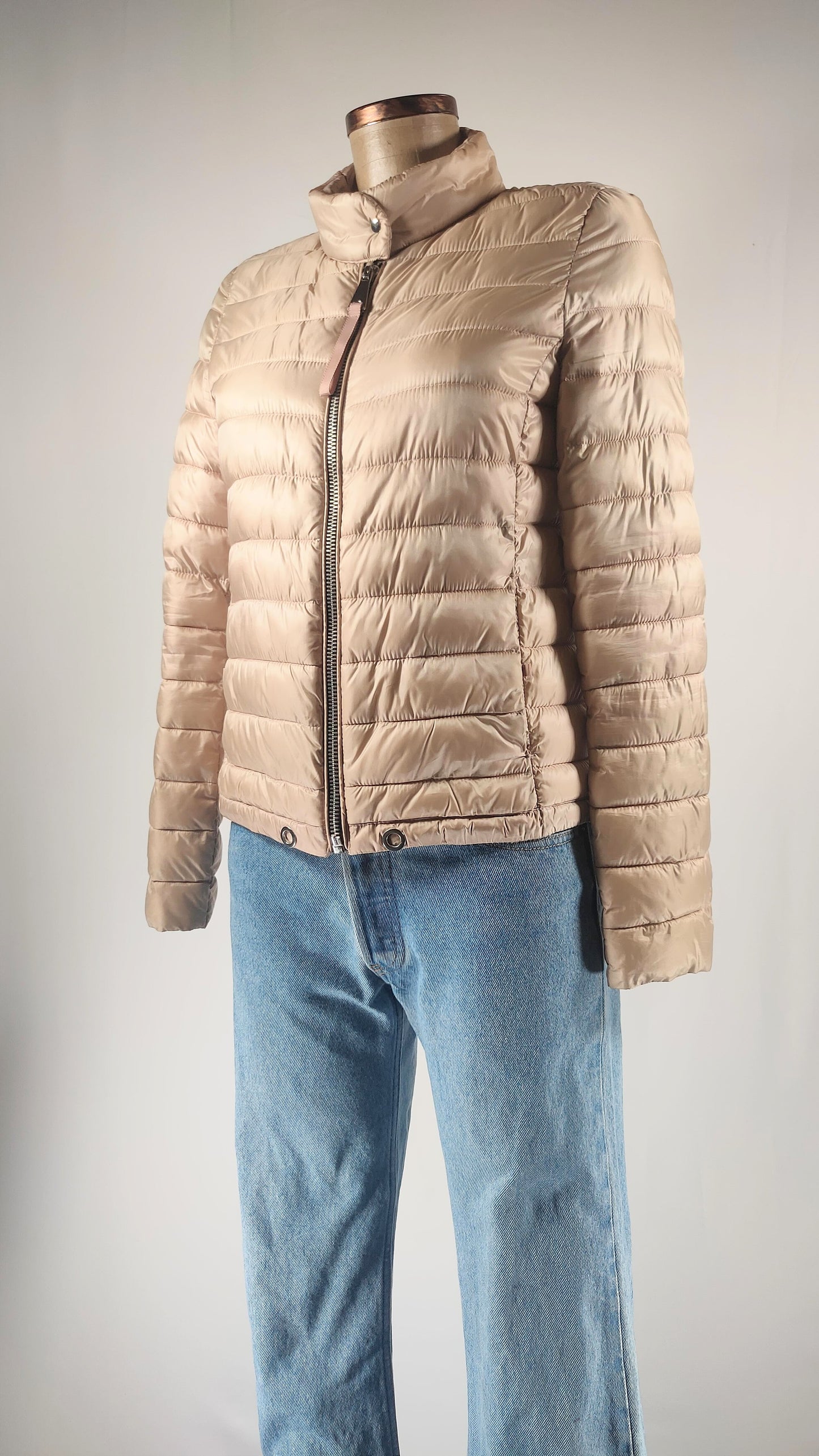 Chaqueta ligera dorada