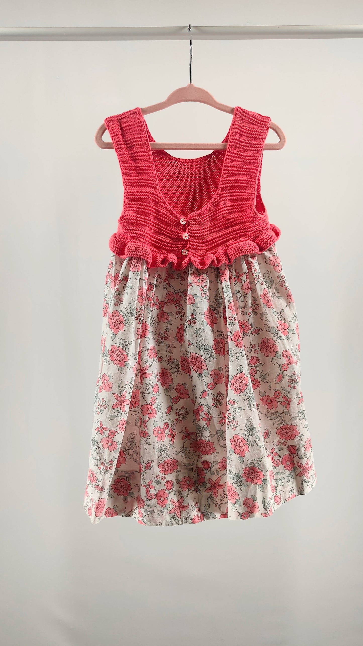 Vestido bimaterial con estampado floral