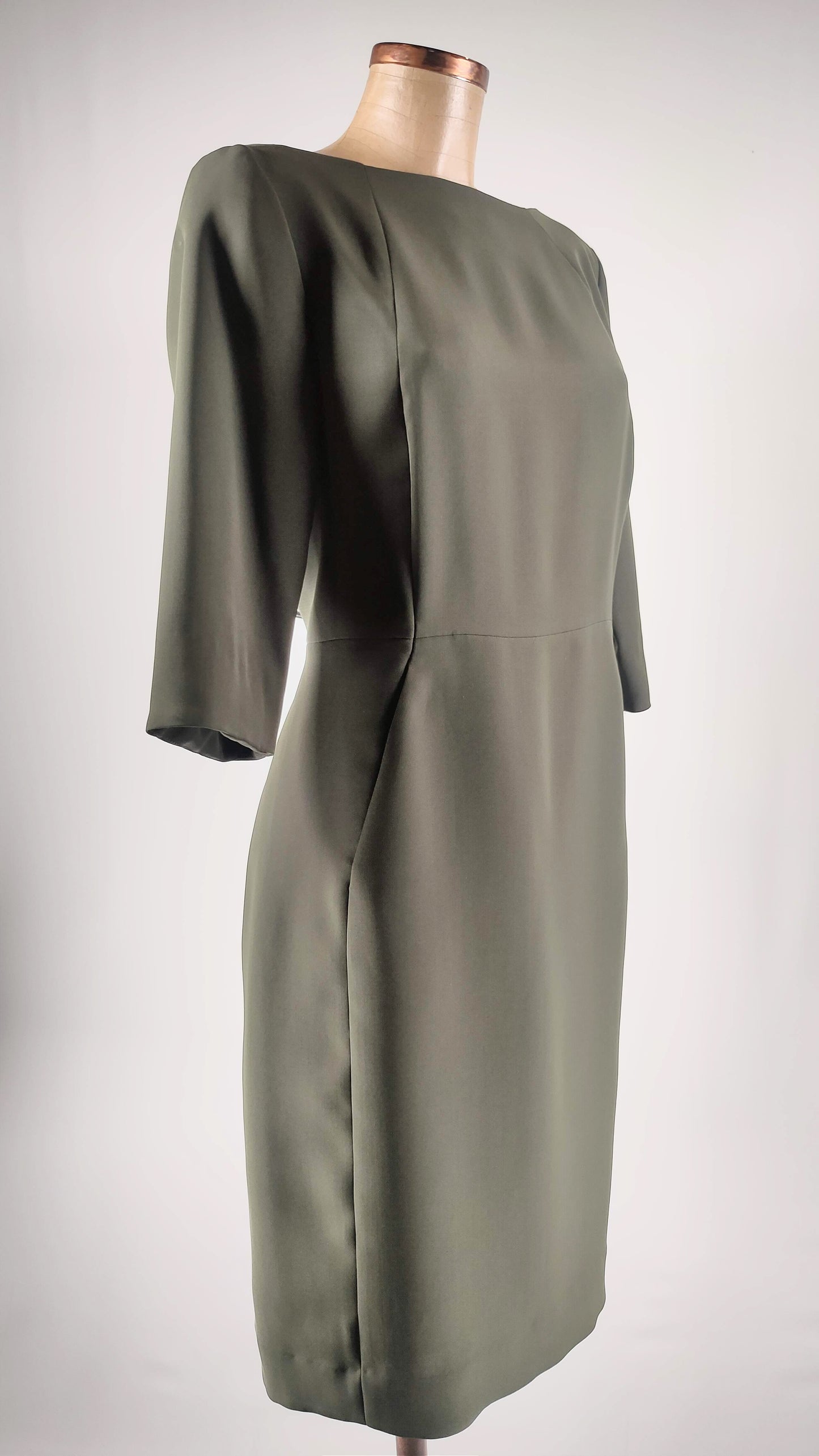 Vestido verde Cos con bolsillos