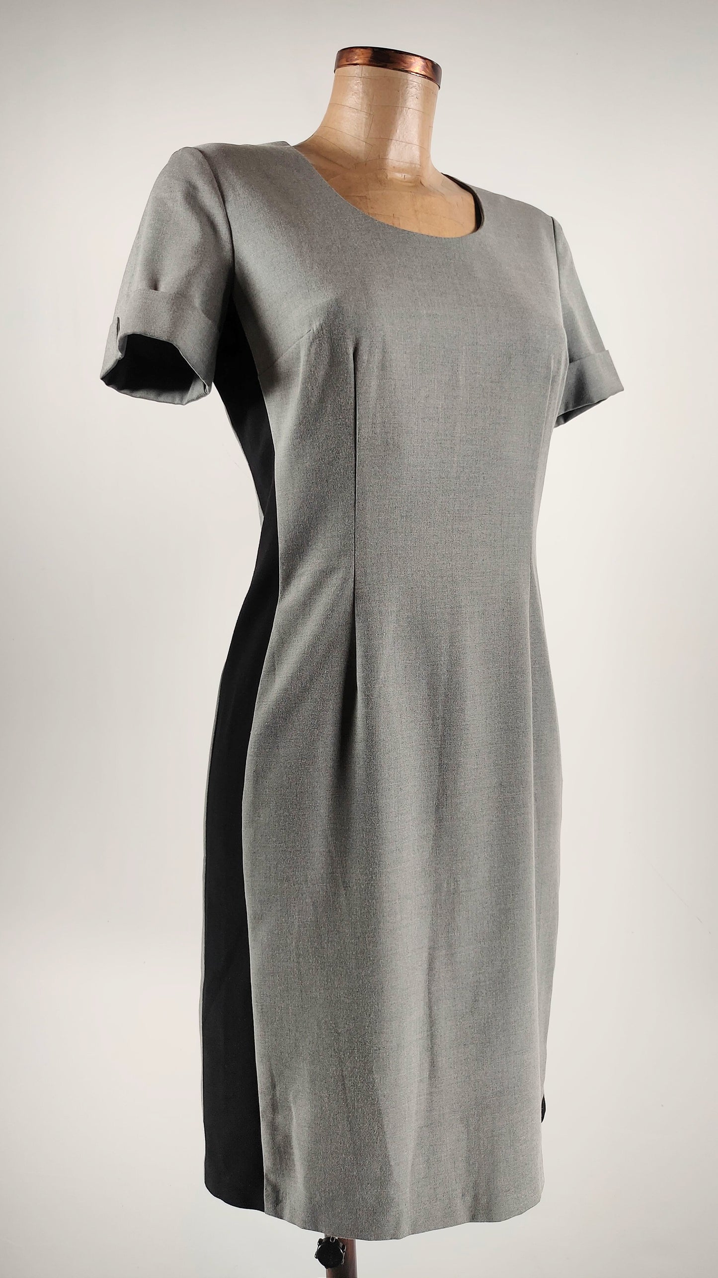 Vestido gris con lateral negro Benetton