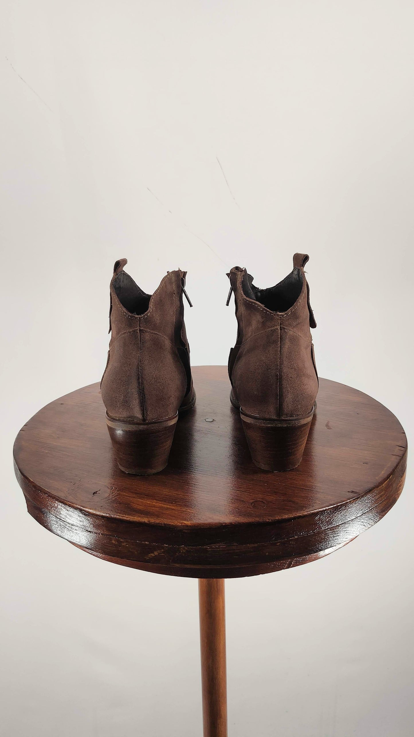 Botines de ante marrones