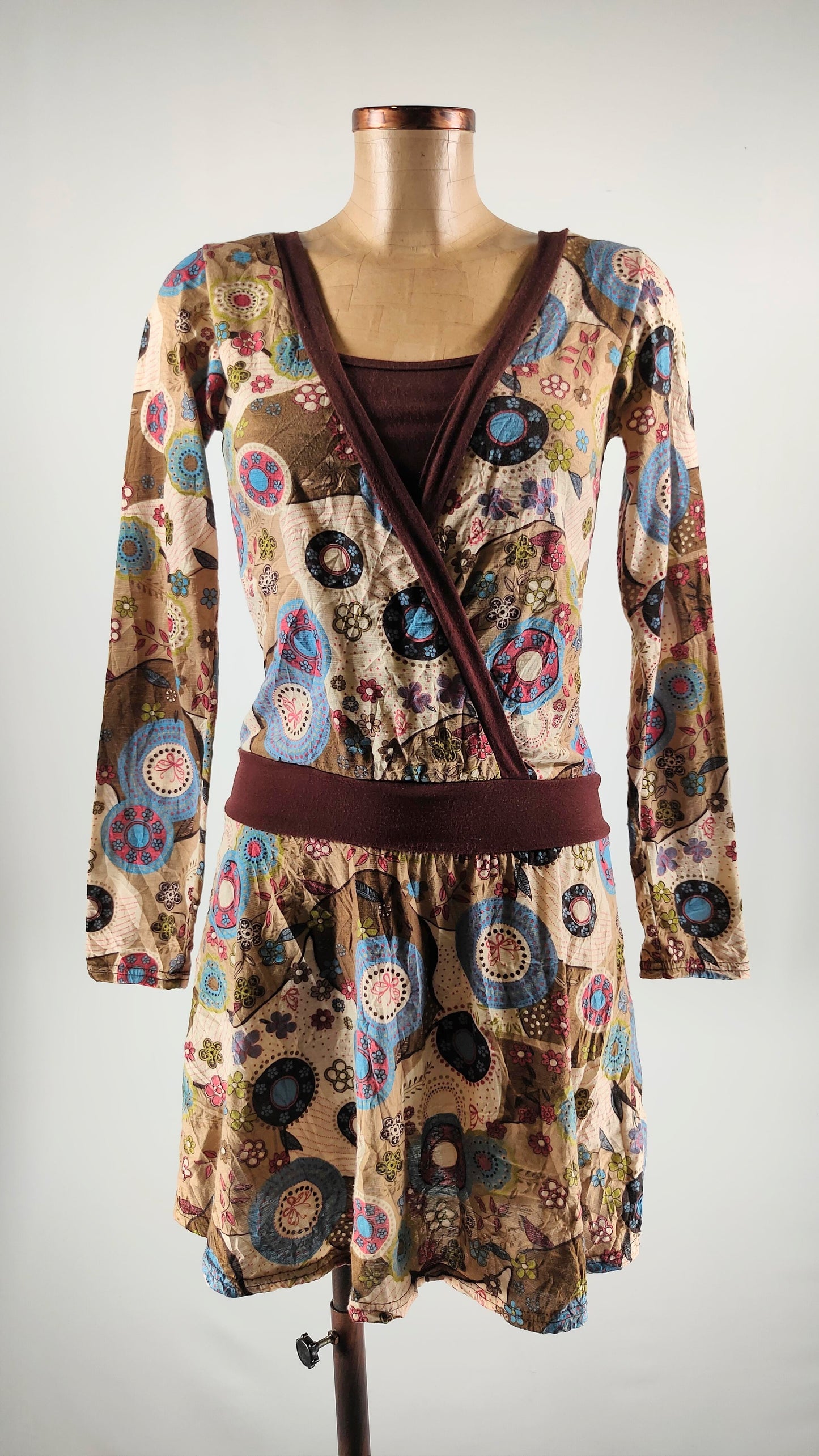 Vestido con estampado étnico y top
