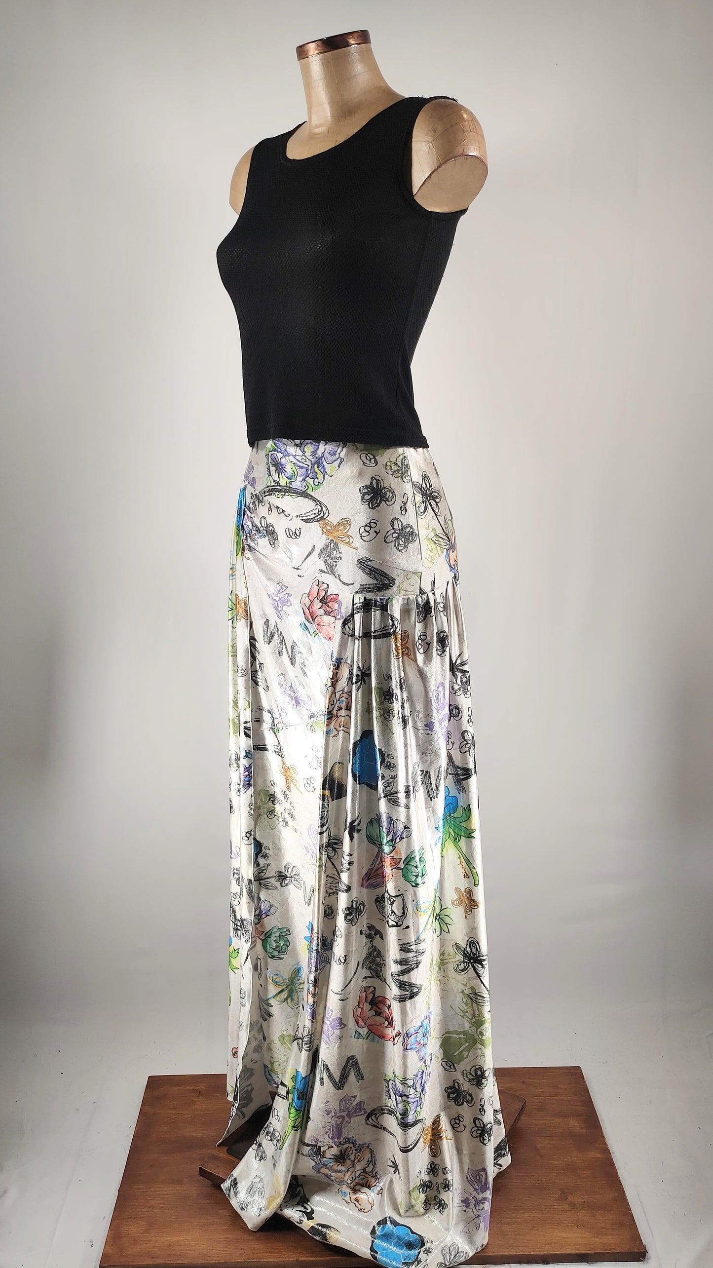 Falda Bimba y Lola con efecto brillo plateado