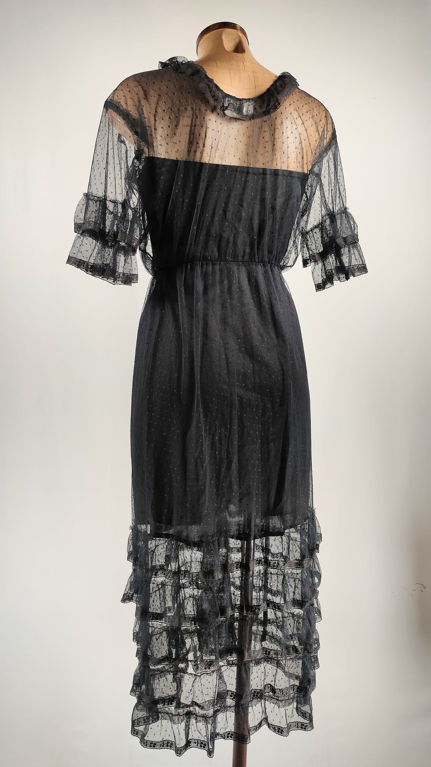 Vestido Soler negro con transparencias