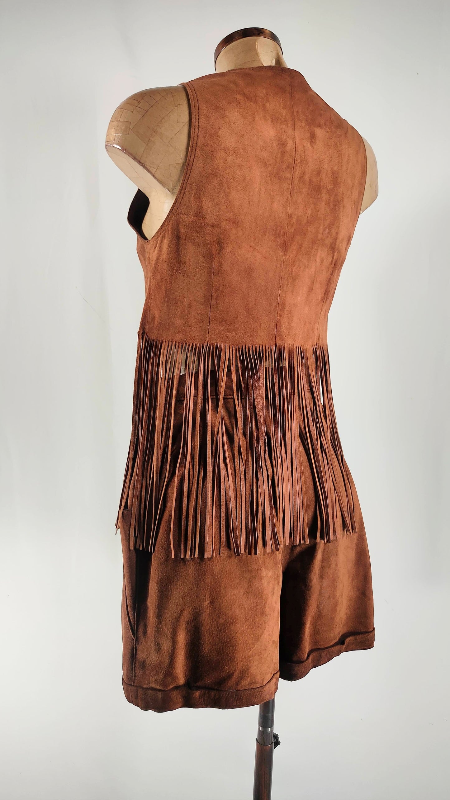 Conjunto vintage de piel con flecos