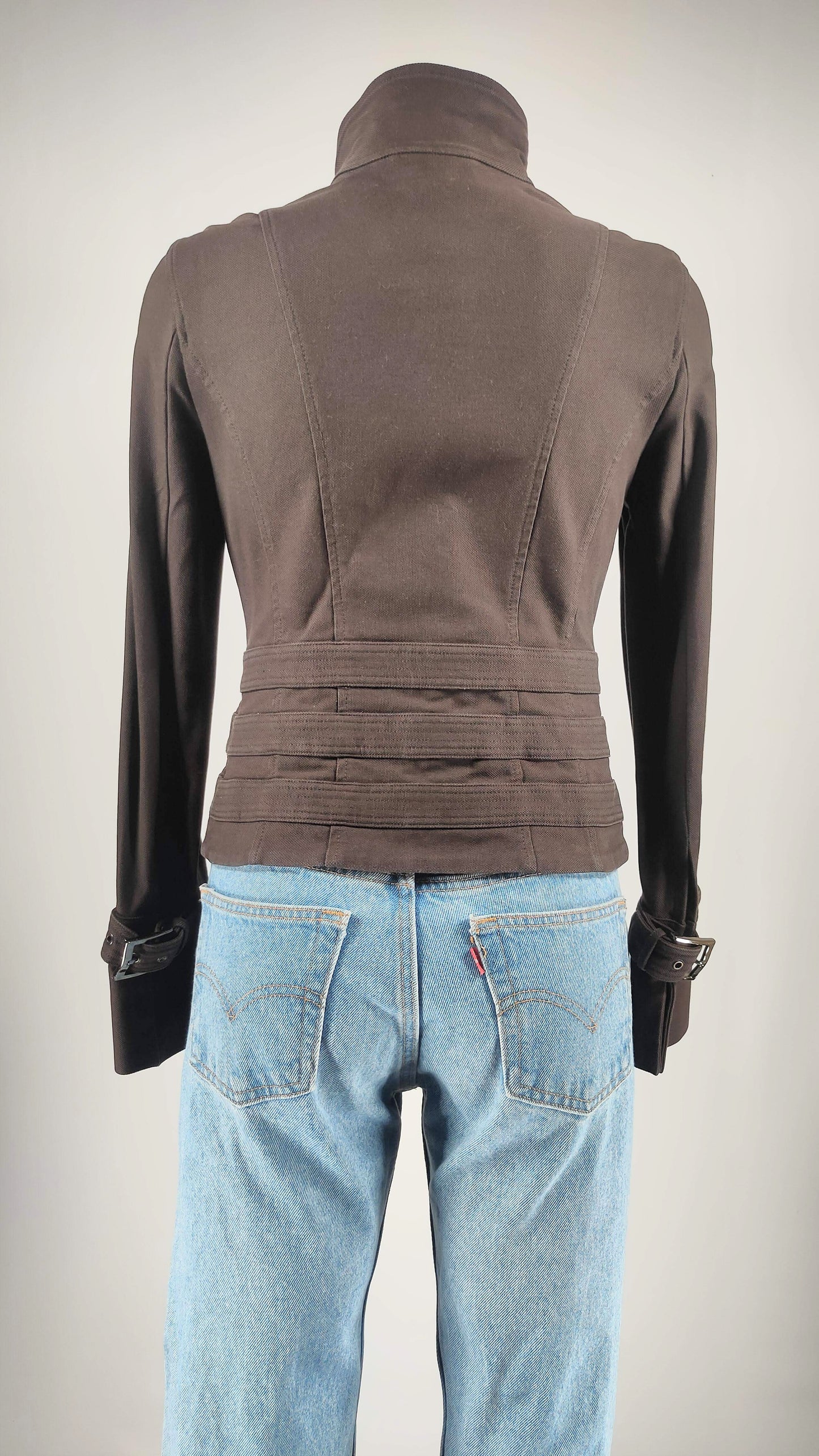 Chaqueta ajustable en cintura
