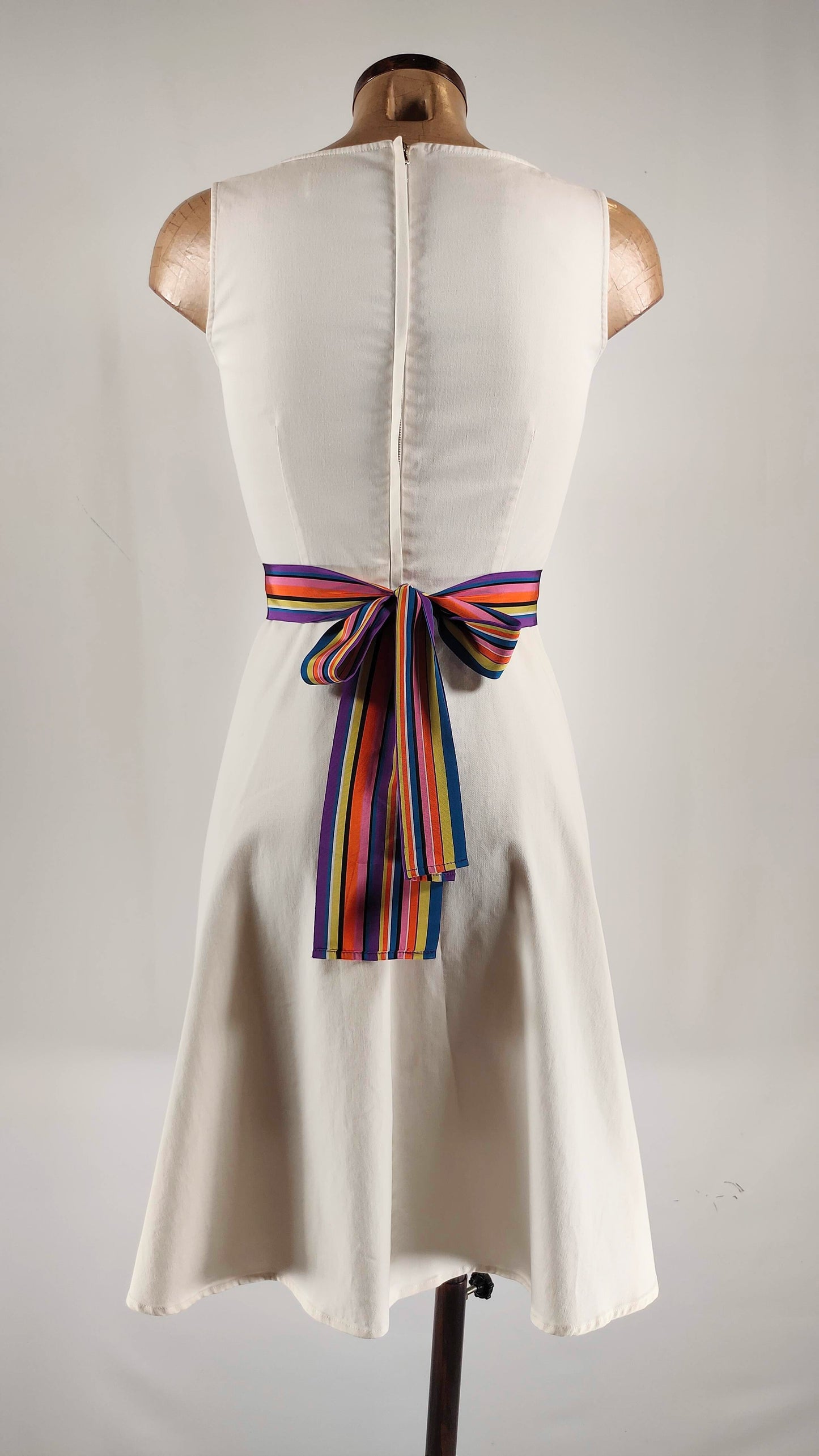 Vestido Valentino con cinturón multicolor