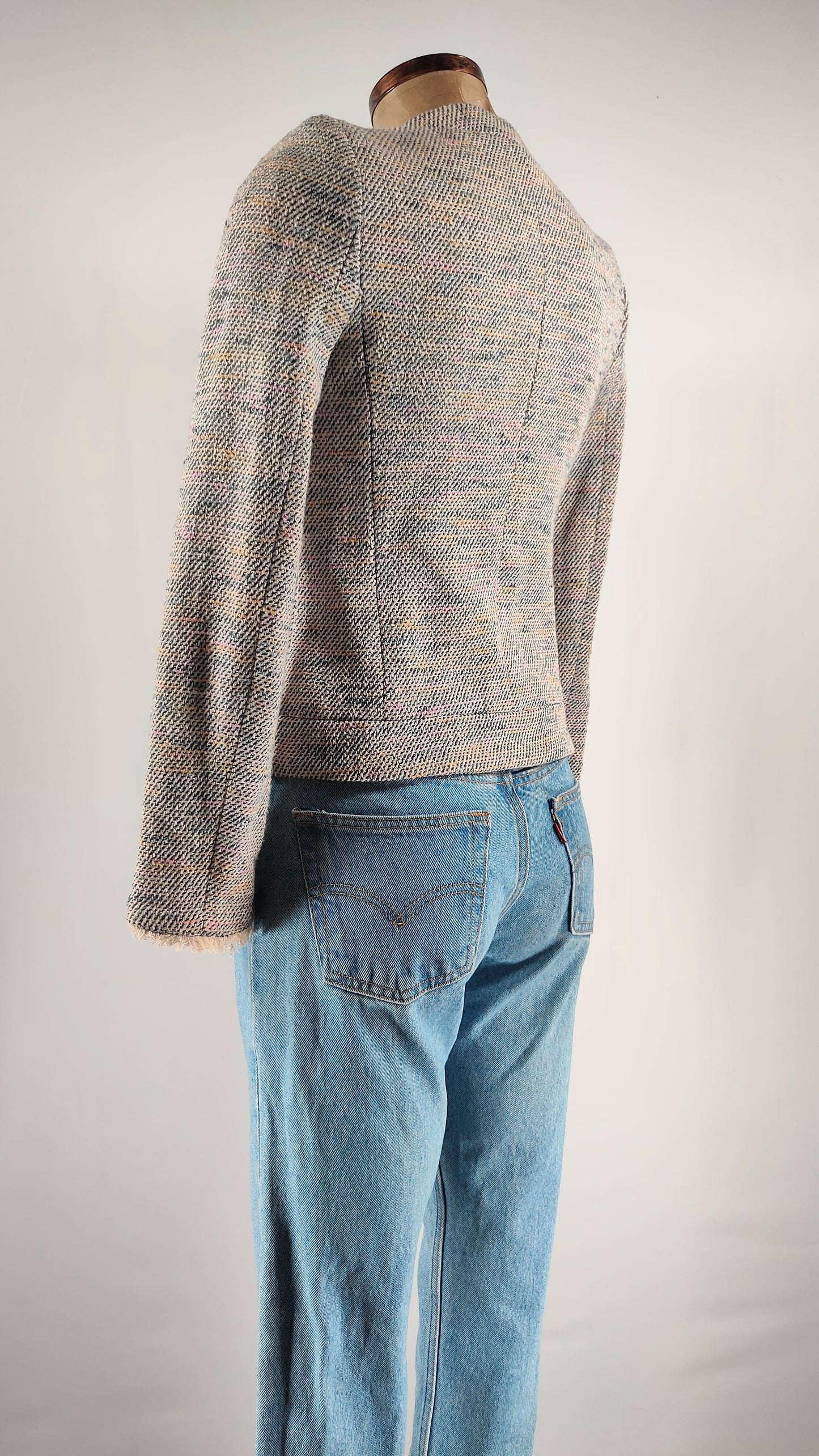 Chaqueta con acabado deshilachado