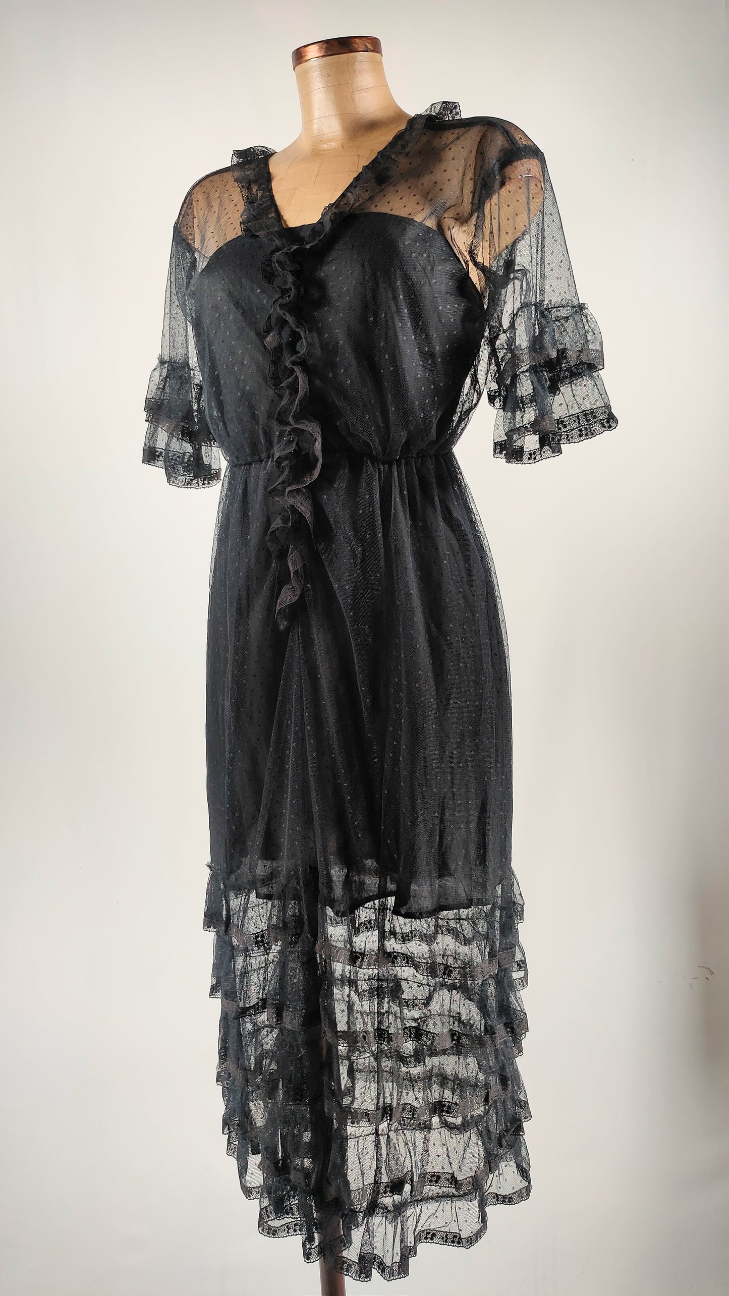 Vestido Soler negro con transparencias