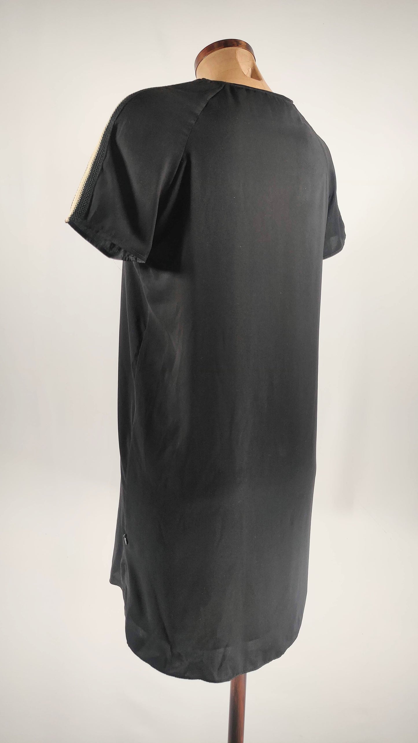 Vestido con cenefa en hombros Maison Scotch
