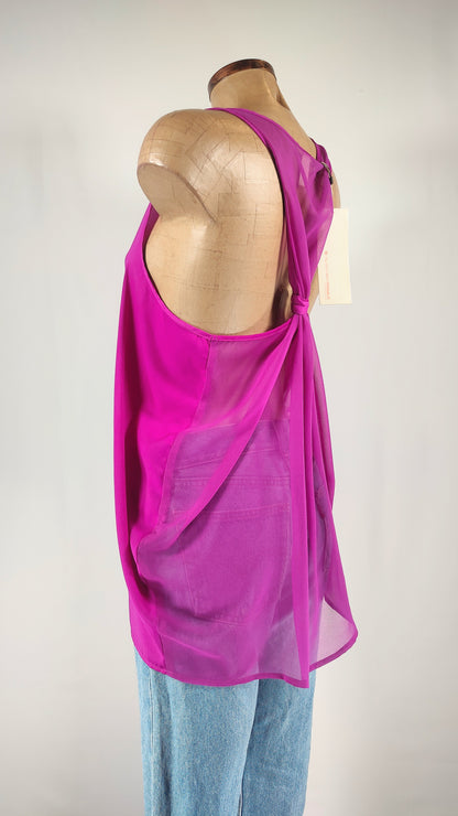 Top fucsia con espalda transparente