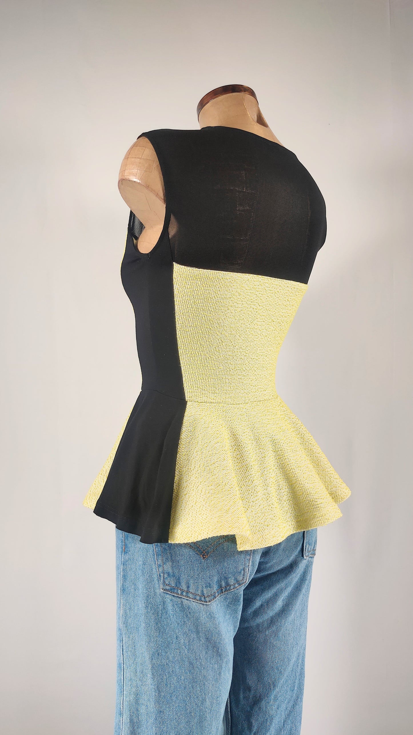 Top bimaterial con transparencia