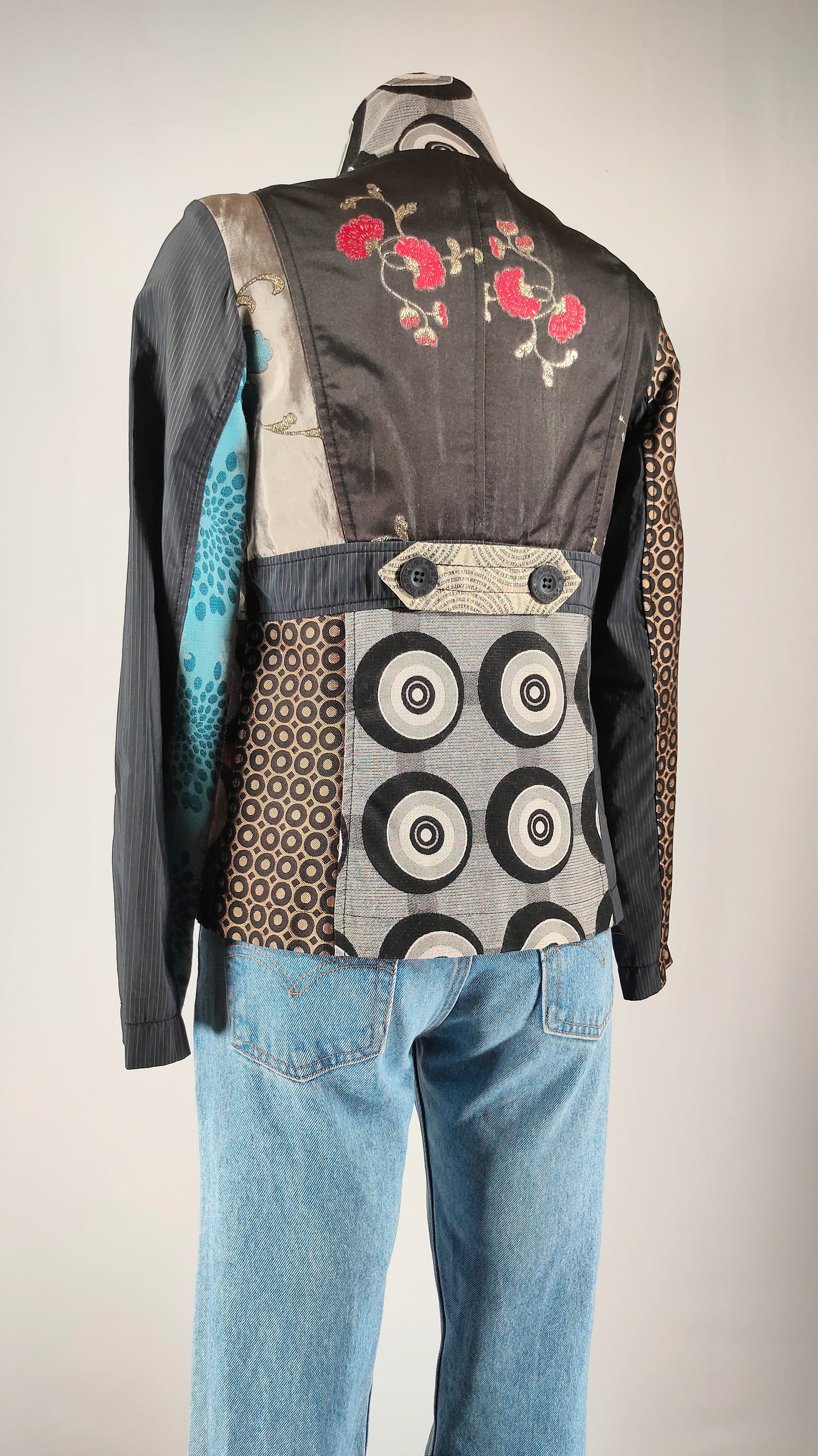 Chaqueta Desigual con bolsillos