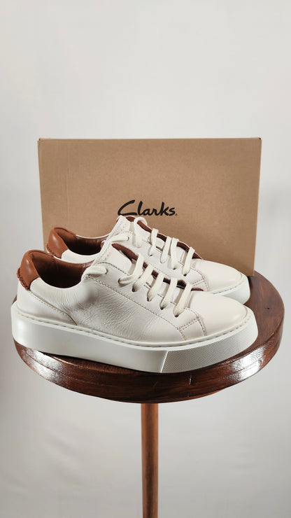 Zapatillas de piel blancas Clarks