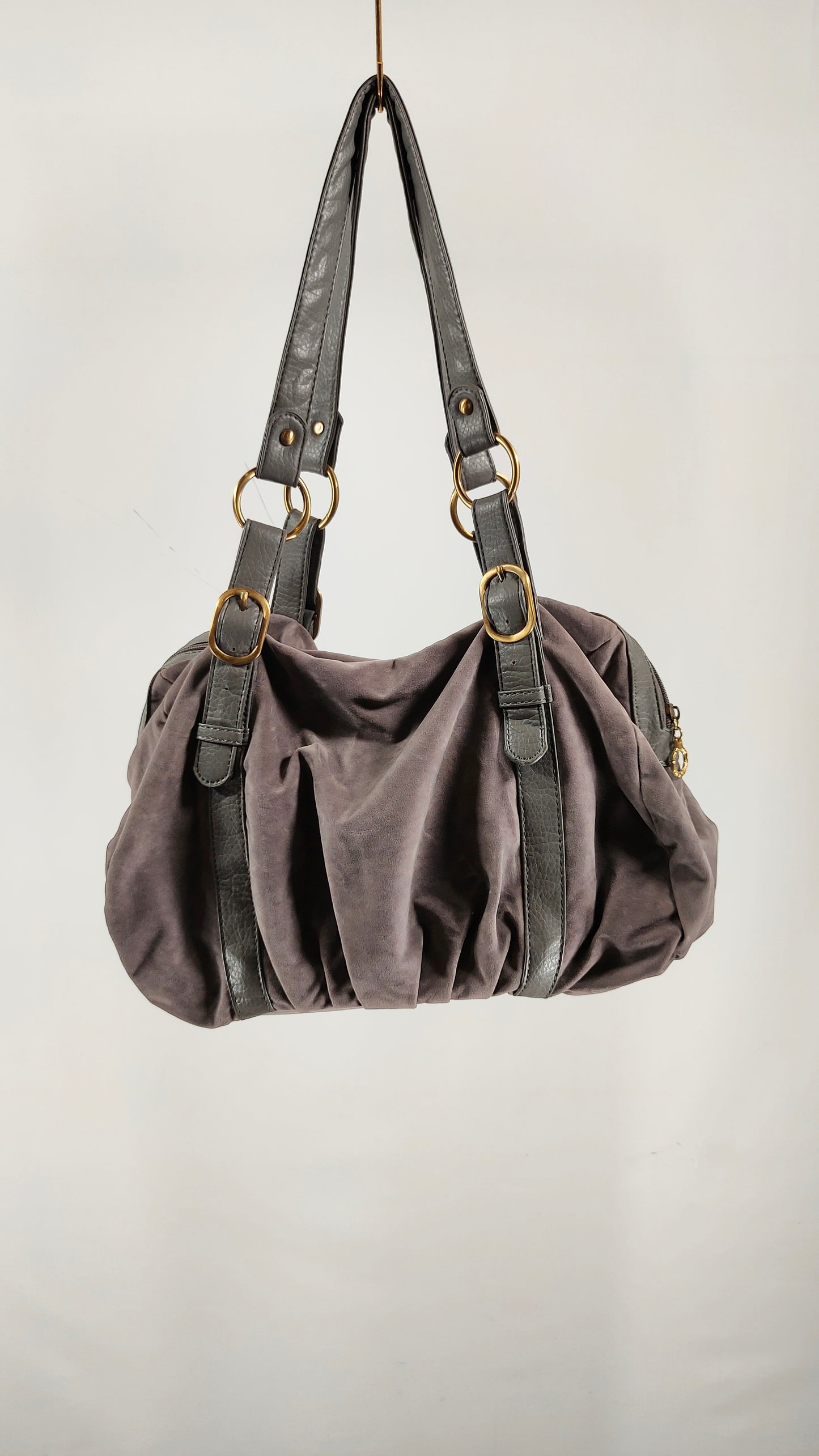 Bolso gris efecto ante Amichi