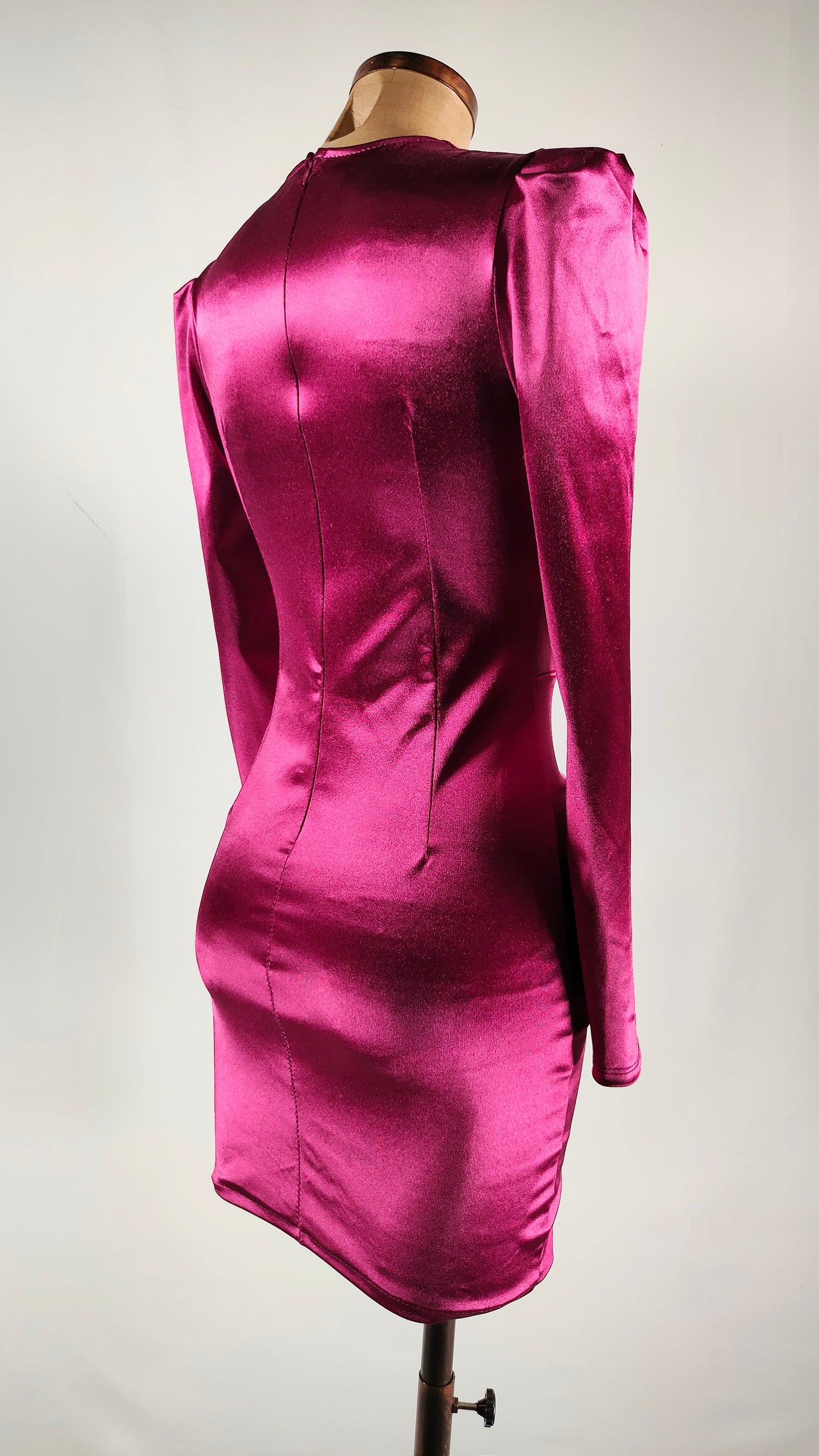 Vestido satinado fucsia de fiesta